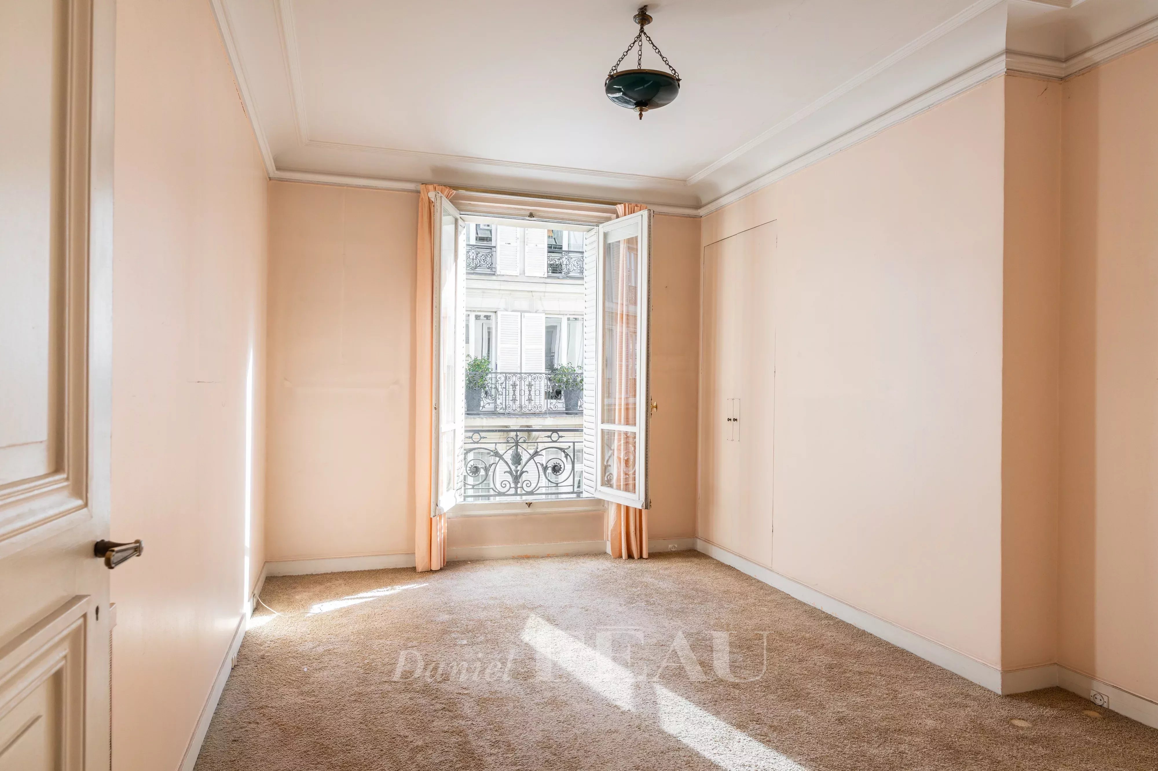 FEAU-FINAL Feau-Saint-Germain-54 rue Bonaparte