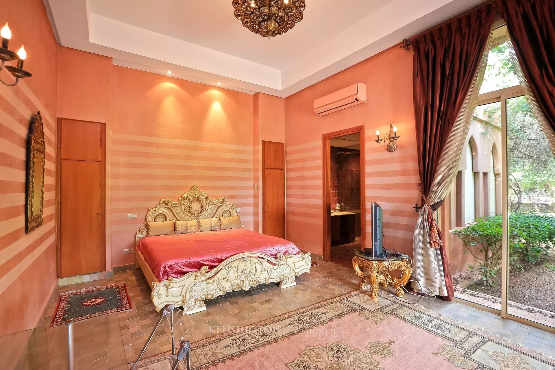 4 Bedroom Villa/Townhouse's Image 18