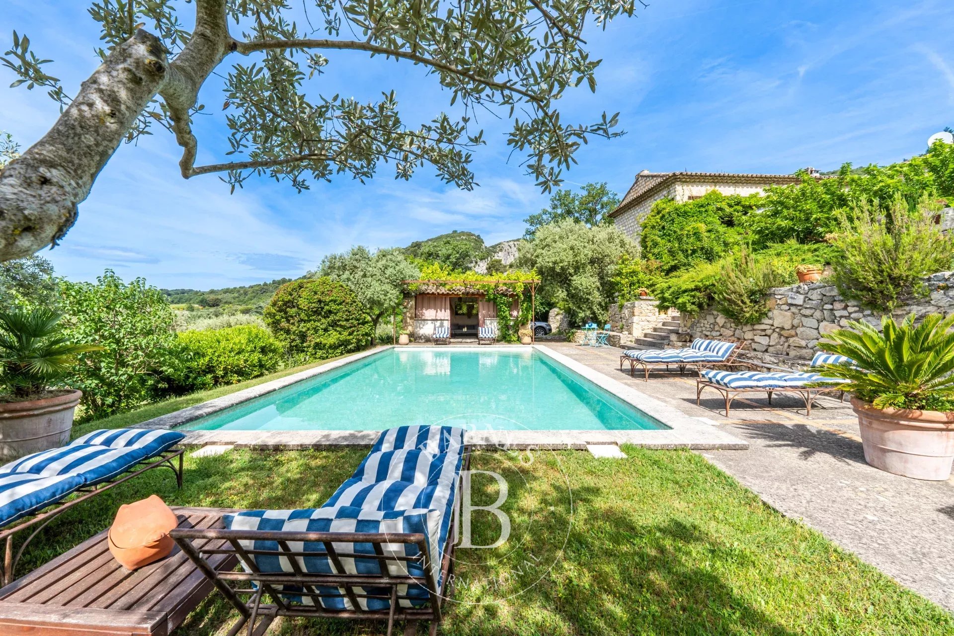 Бастид, типичный южный дом Lourmarin