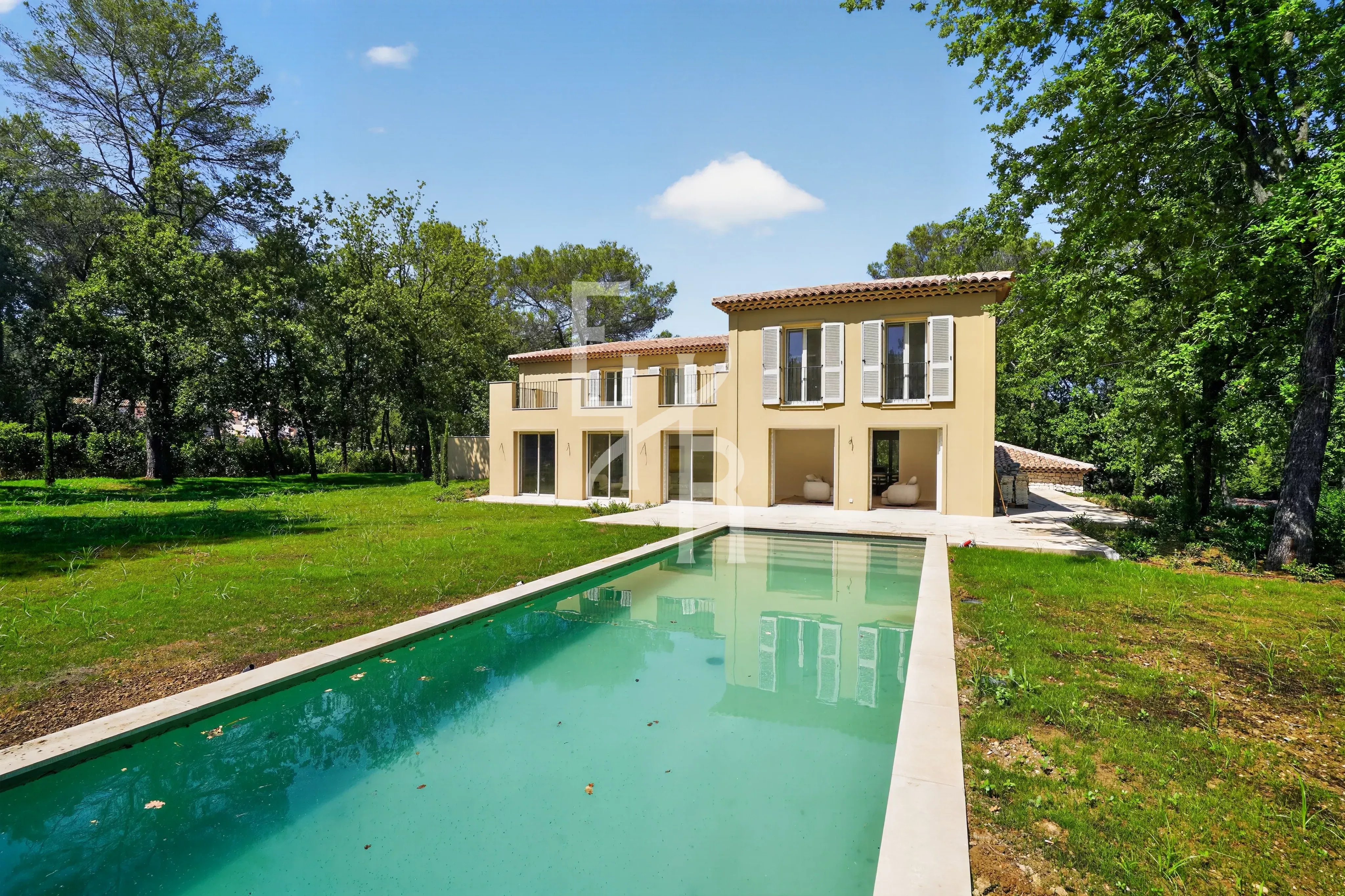 VILLA MOUGINS DOMAINE RESIDENTIEL FERME