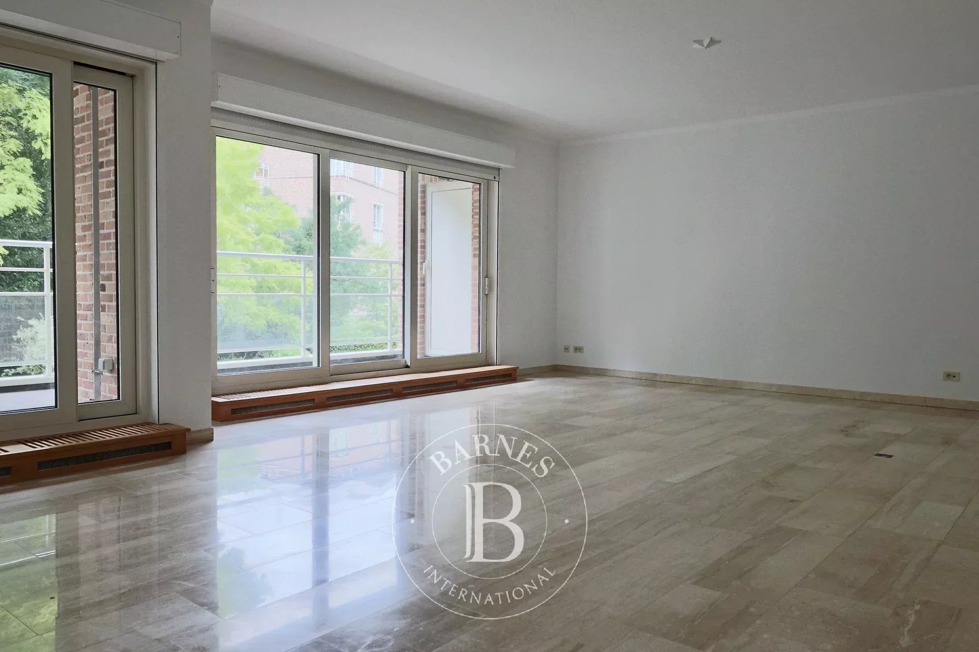 Roosevelt - flat 3bed 2bad terras garage