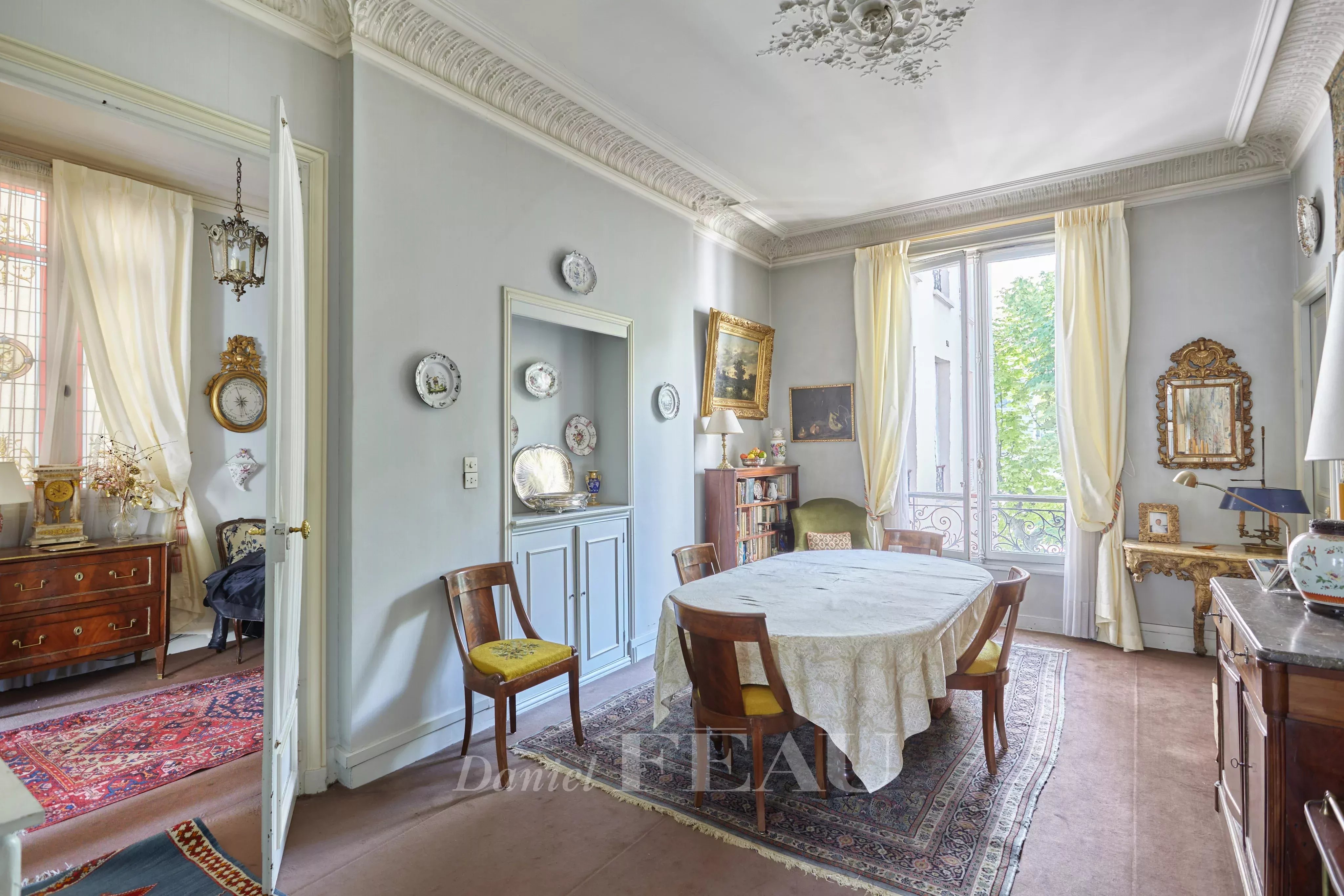 Sale Apartment Paris 17th