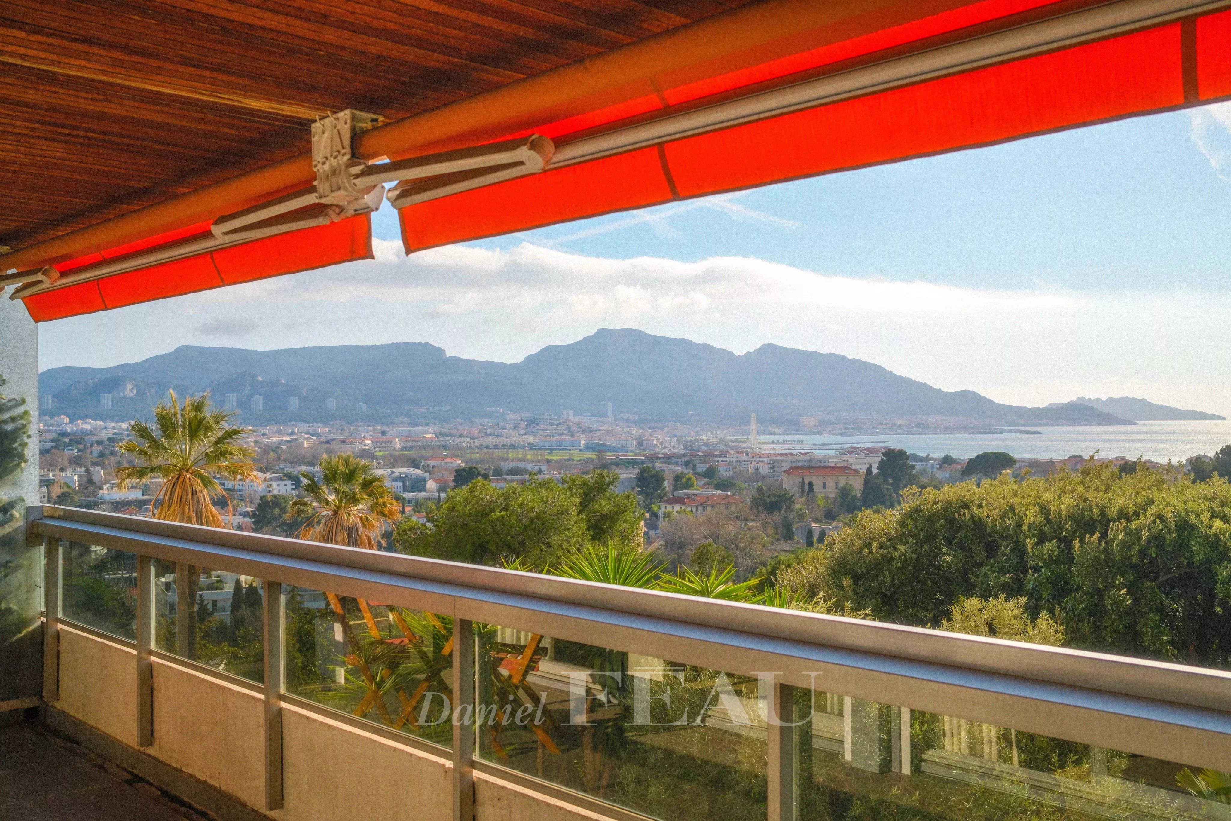 Marseille 8th District – A peaceful apartment with two terraces