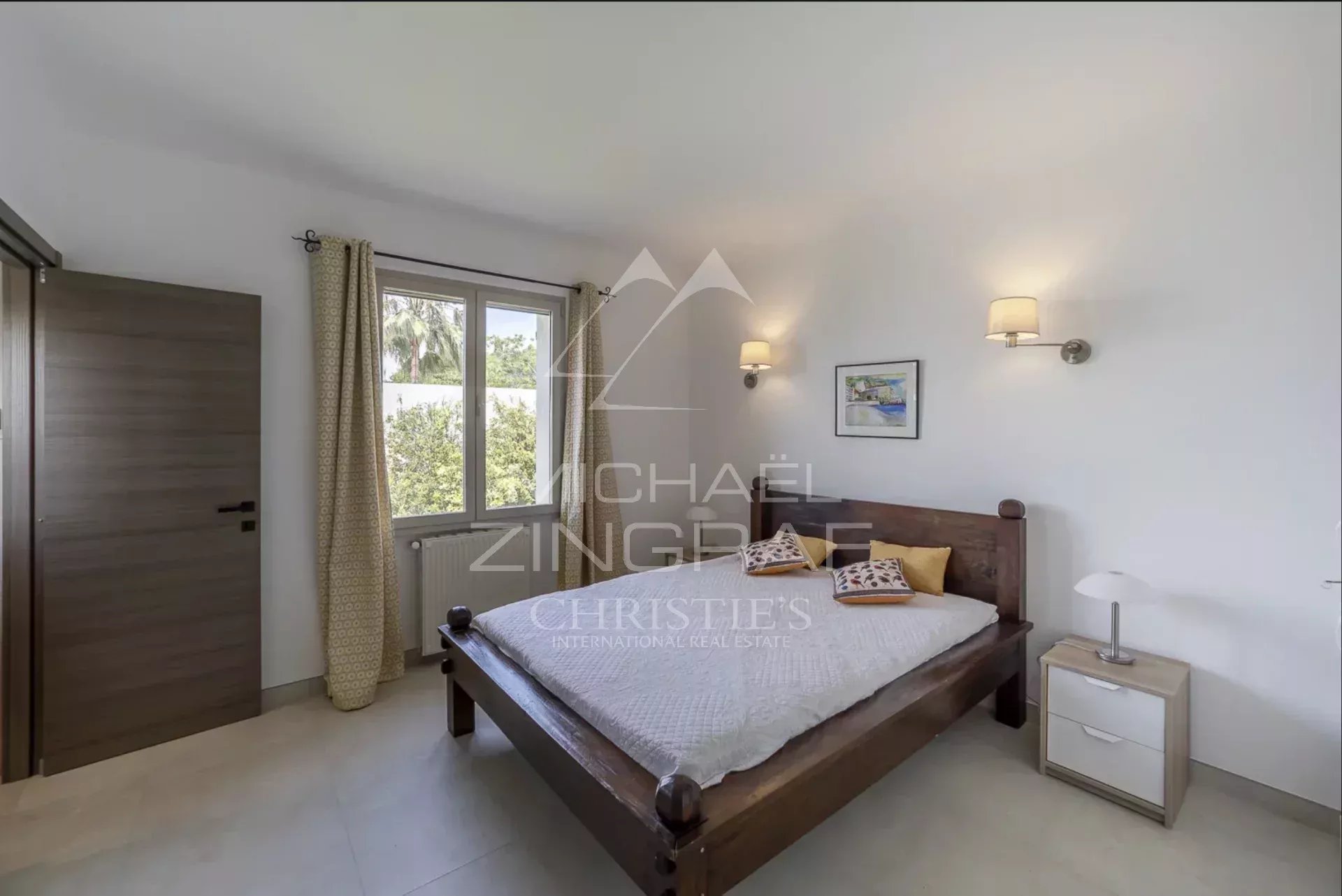 6 Bedroom Villa/Townhouse's Image 13