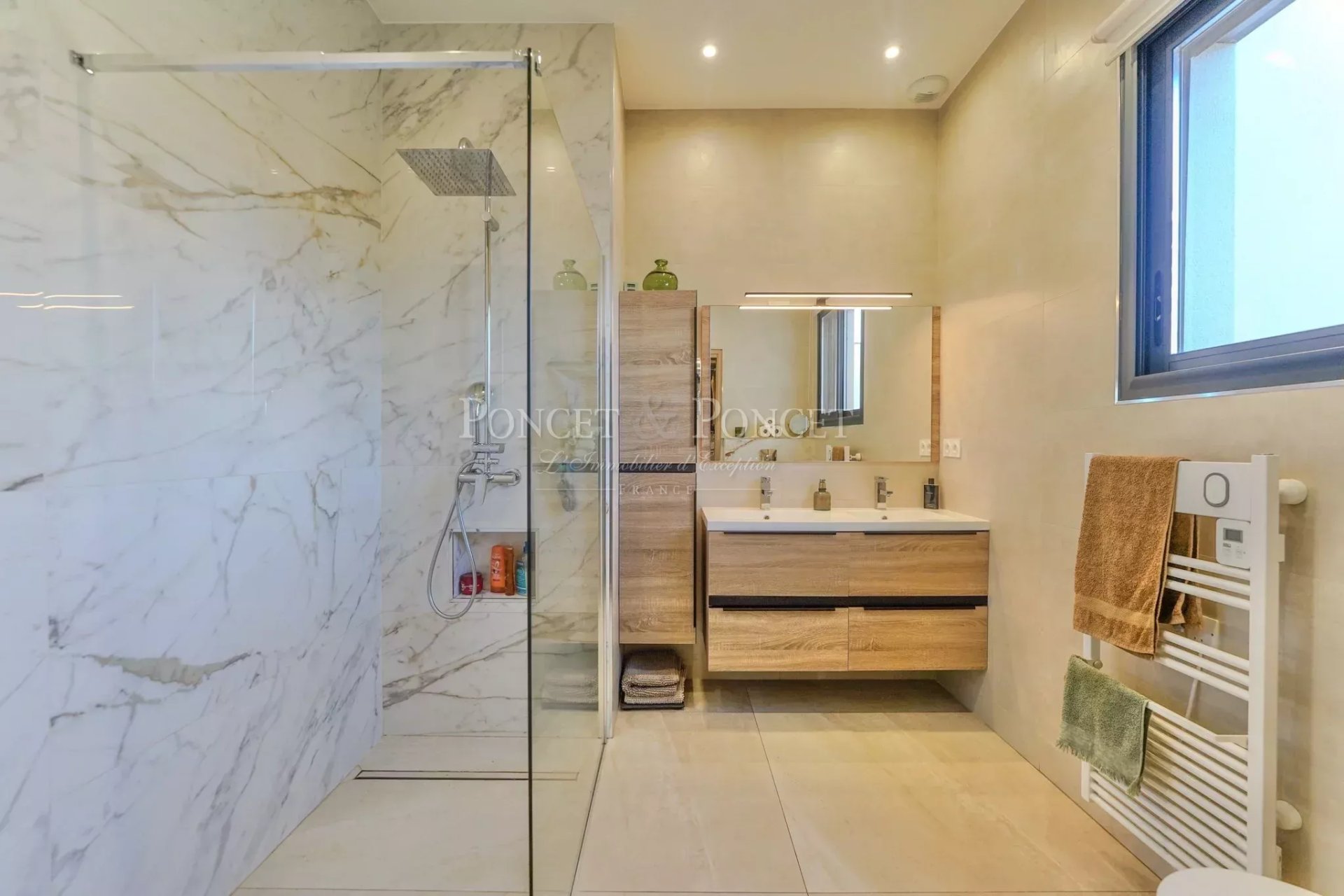 4 Bedroom Villa/Townhouse's Image 16