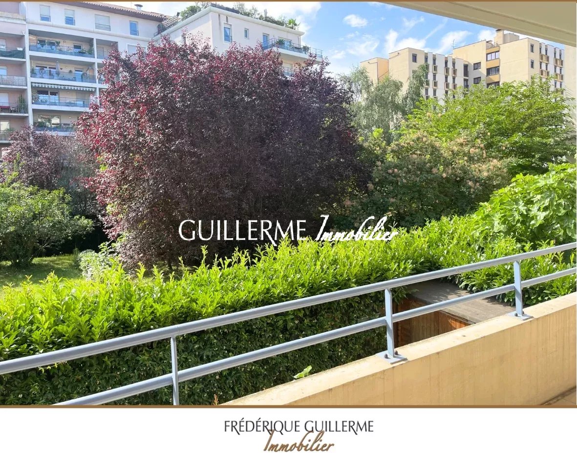 T3 Ã  rafraichir avec beau balcon