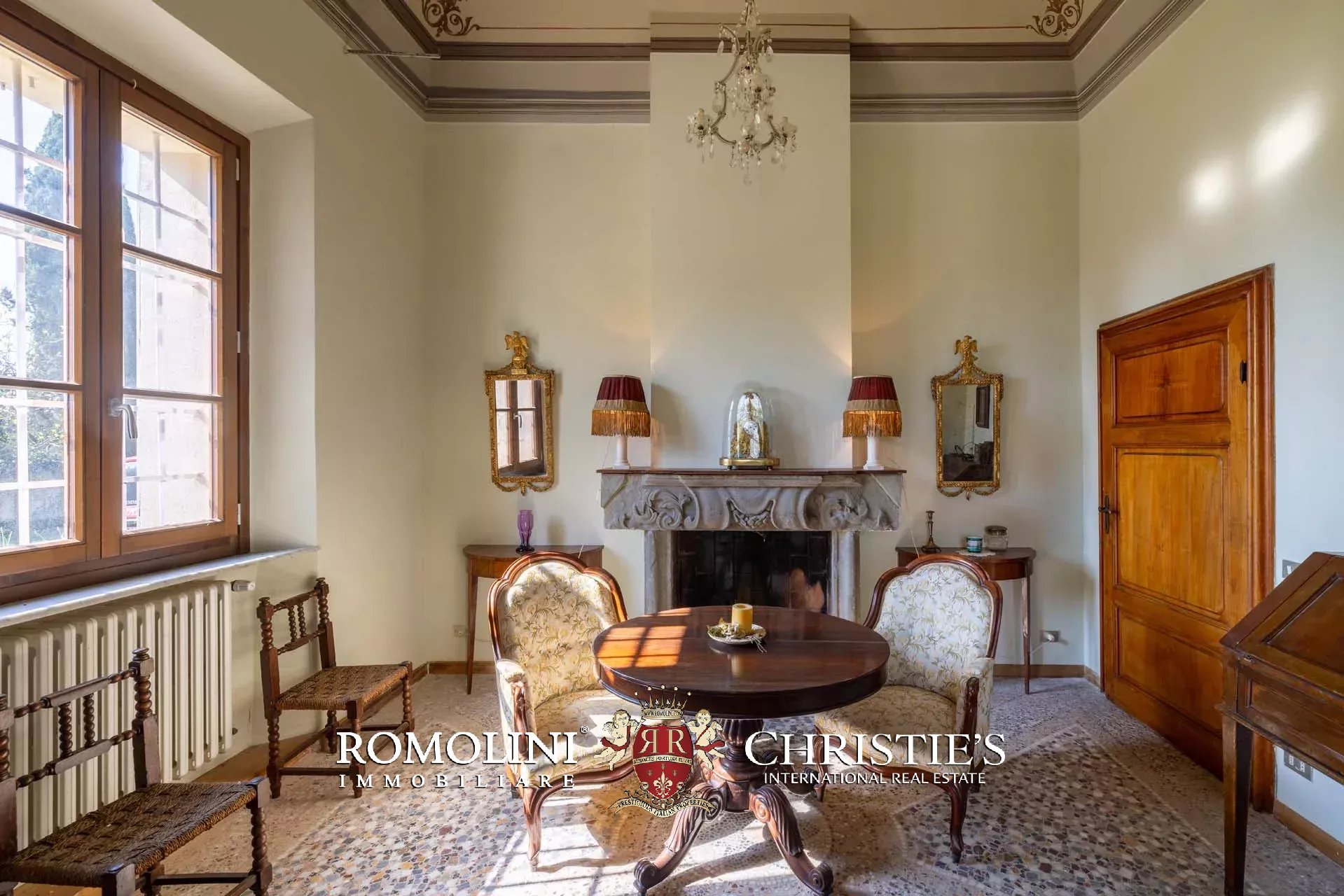 6 Bedroom Villa/Townhouse's Image 17