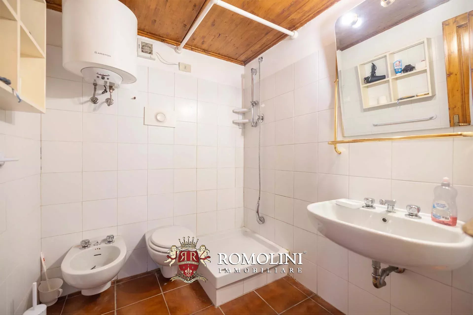 19 Bedroom Vineyard's Image 77