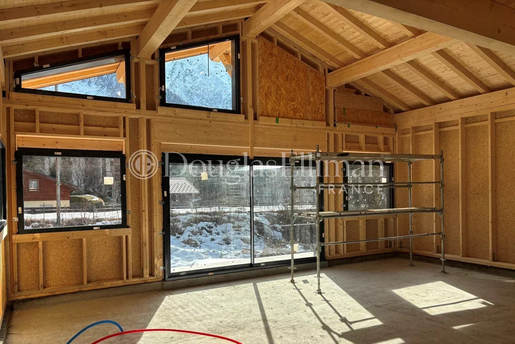 CHAMONIX – A 4-bedroom, new-build chalet - Picture n°2