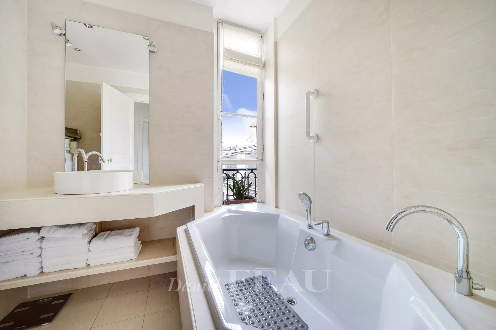 2 Bedroom Apartment/Flat's Image 8