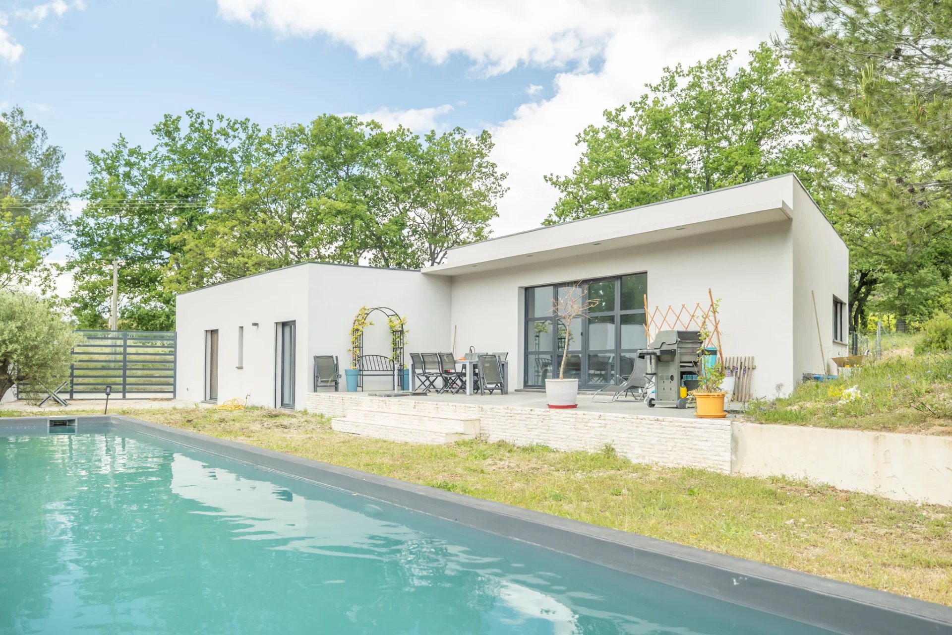 Sale House Puget