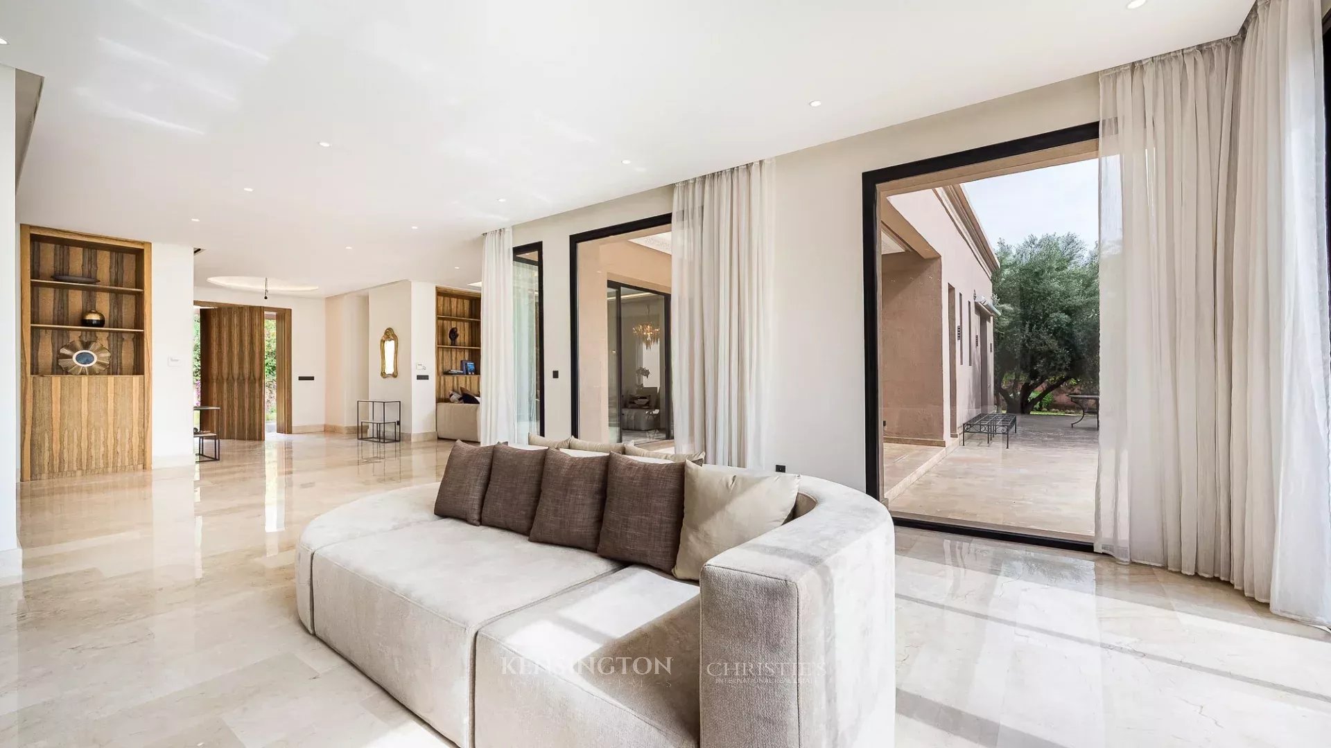 6 Bedroom Villa/Townhouse's Image 9