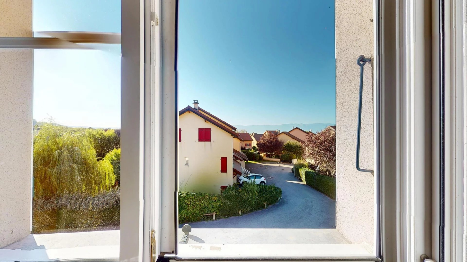 Villa 3 chambres, 3 SdB, jardin, dans résidence piscine - prox. Genève