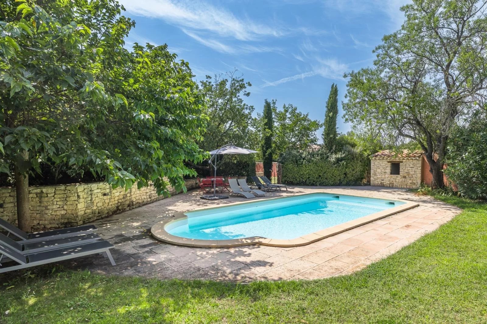 Maison avec piscine à Roussillon