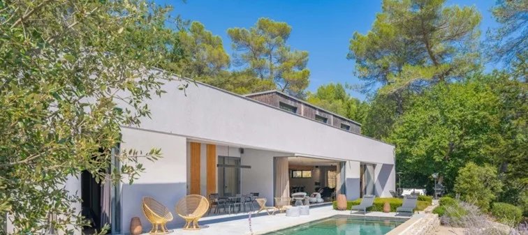 Modern Villa Exterior