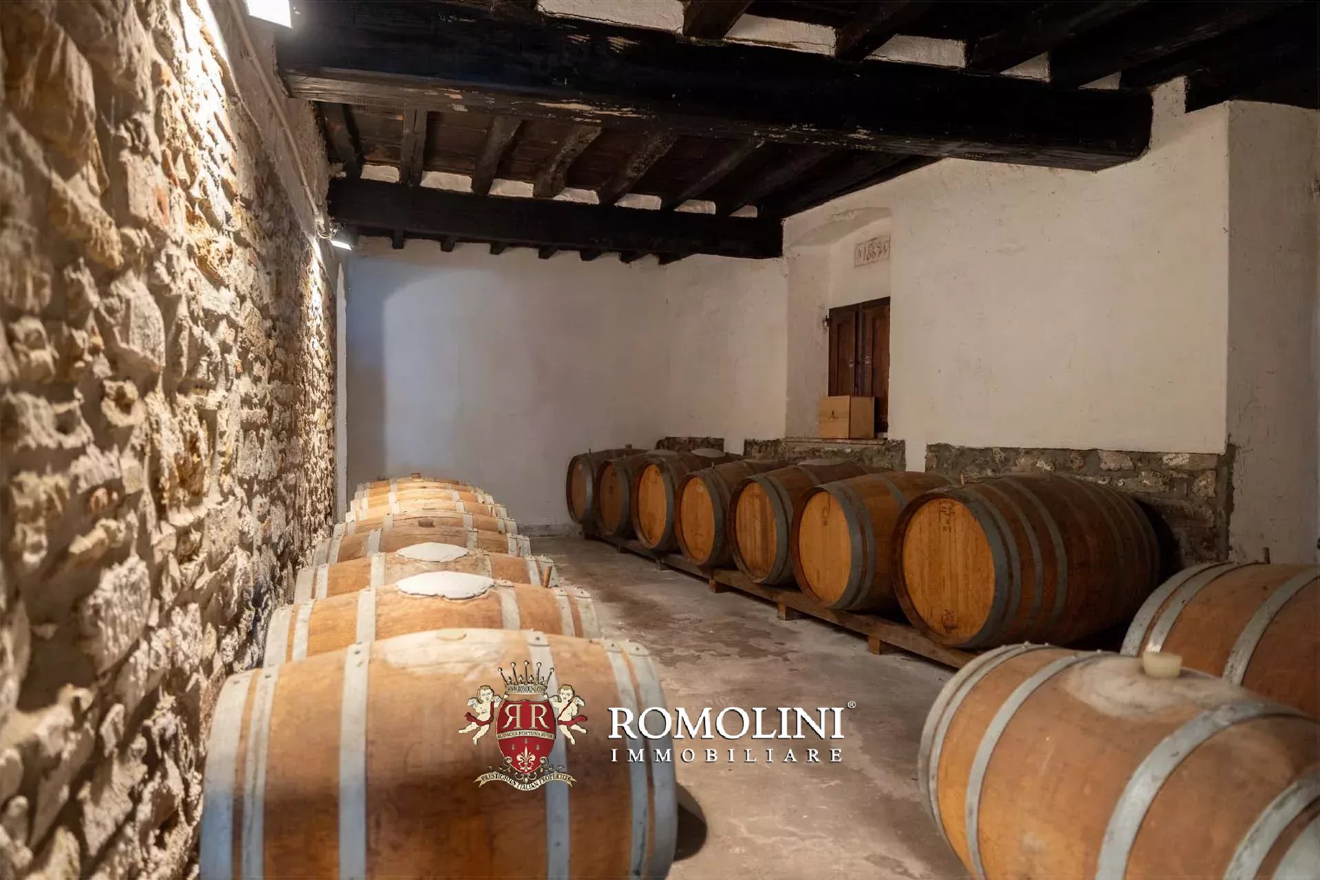 14 Bedroom Vineyard's Image 38