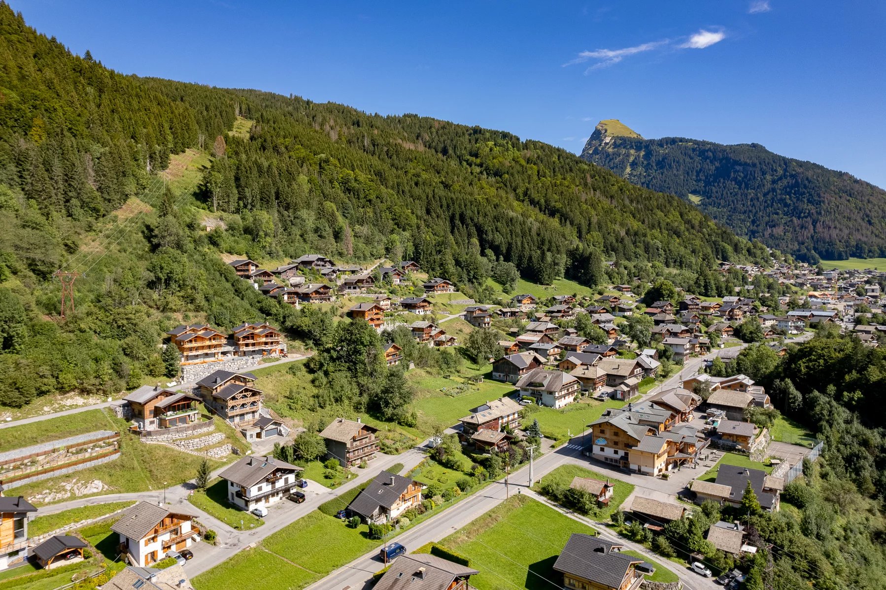 Photo of MONTRIOND - Luxury 5 bedroom new-build chalet in Montriond