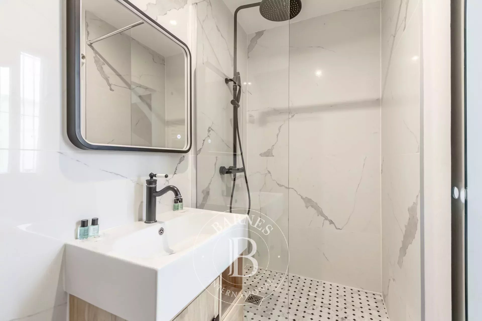 Daire Paris 8ème - picture 6