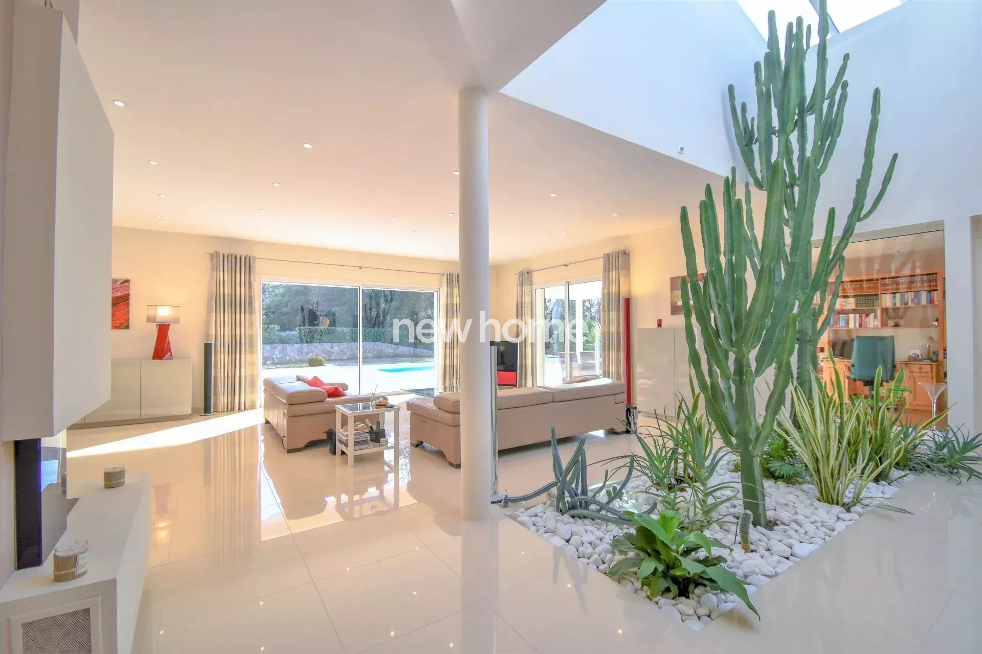 Magnifique villa de 220 m² avec tout le confort moderne à pied du village de Lorgues
