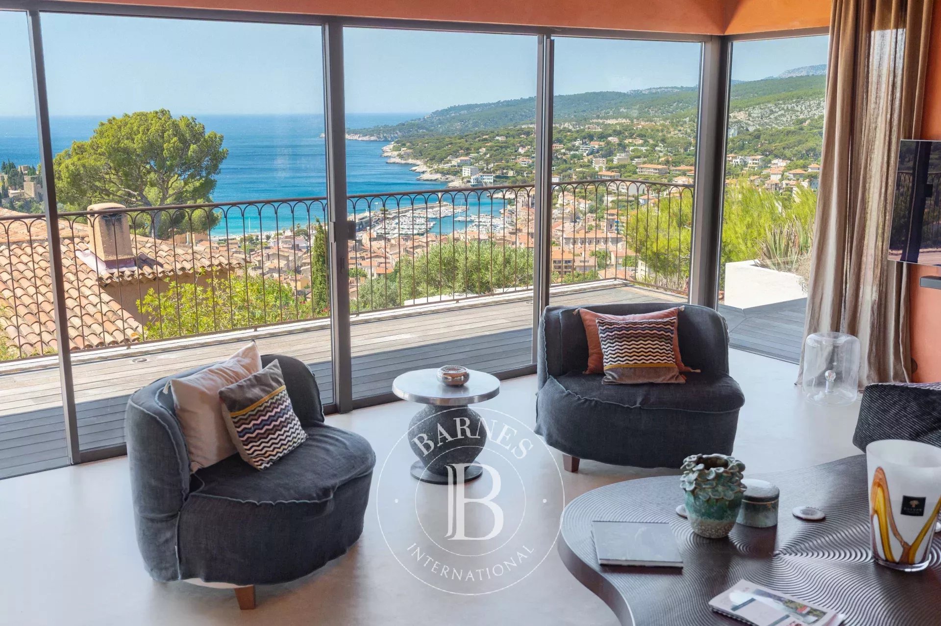 Ev Cassis - picture 6