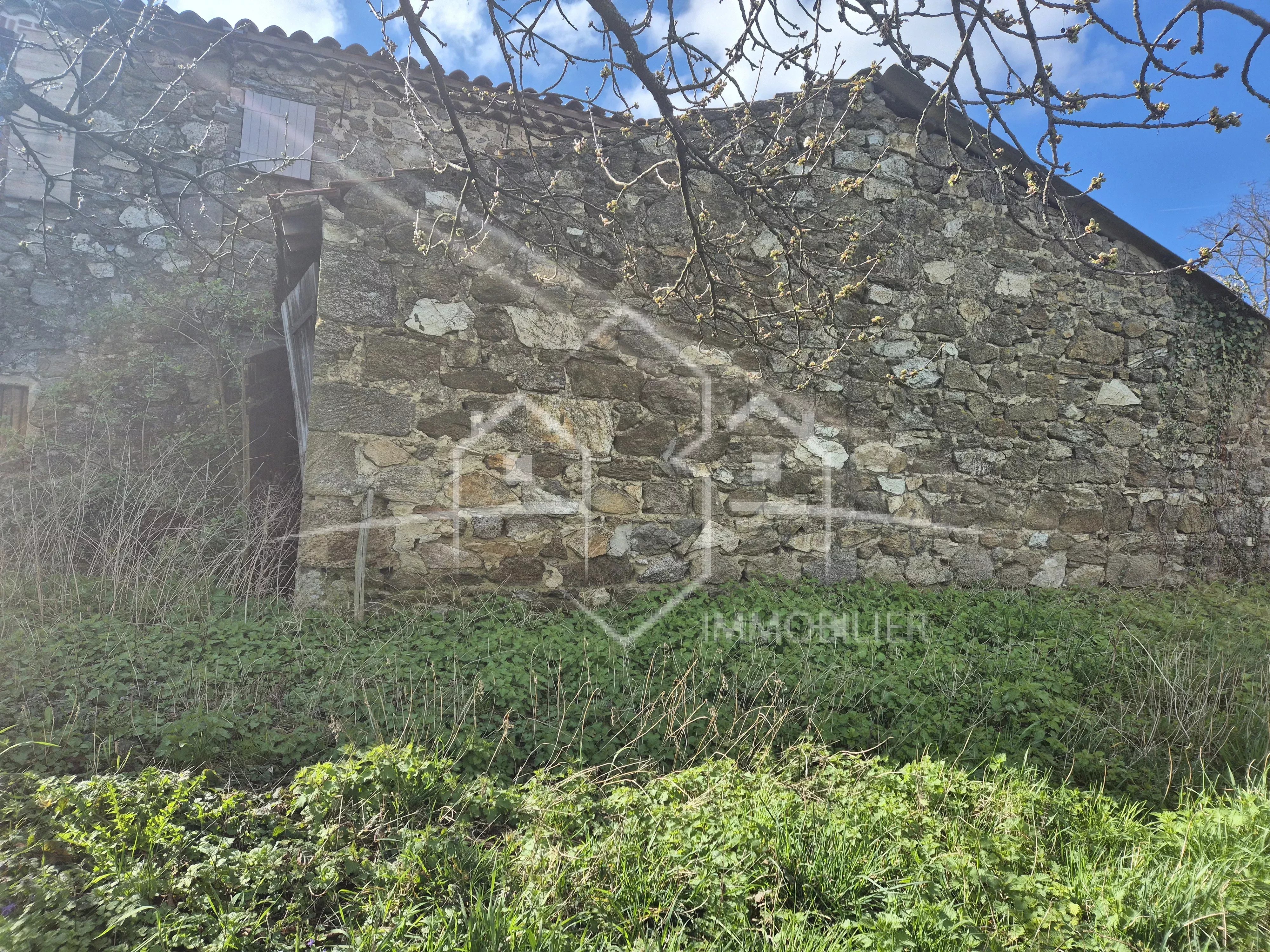 Maison en pierre de 81 m² à Talencieux