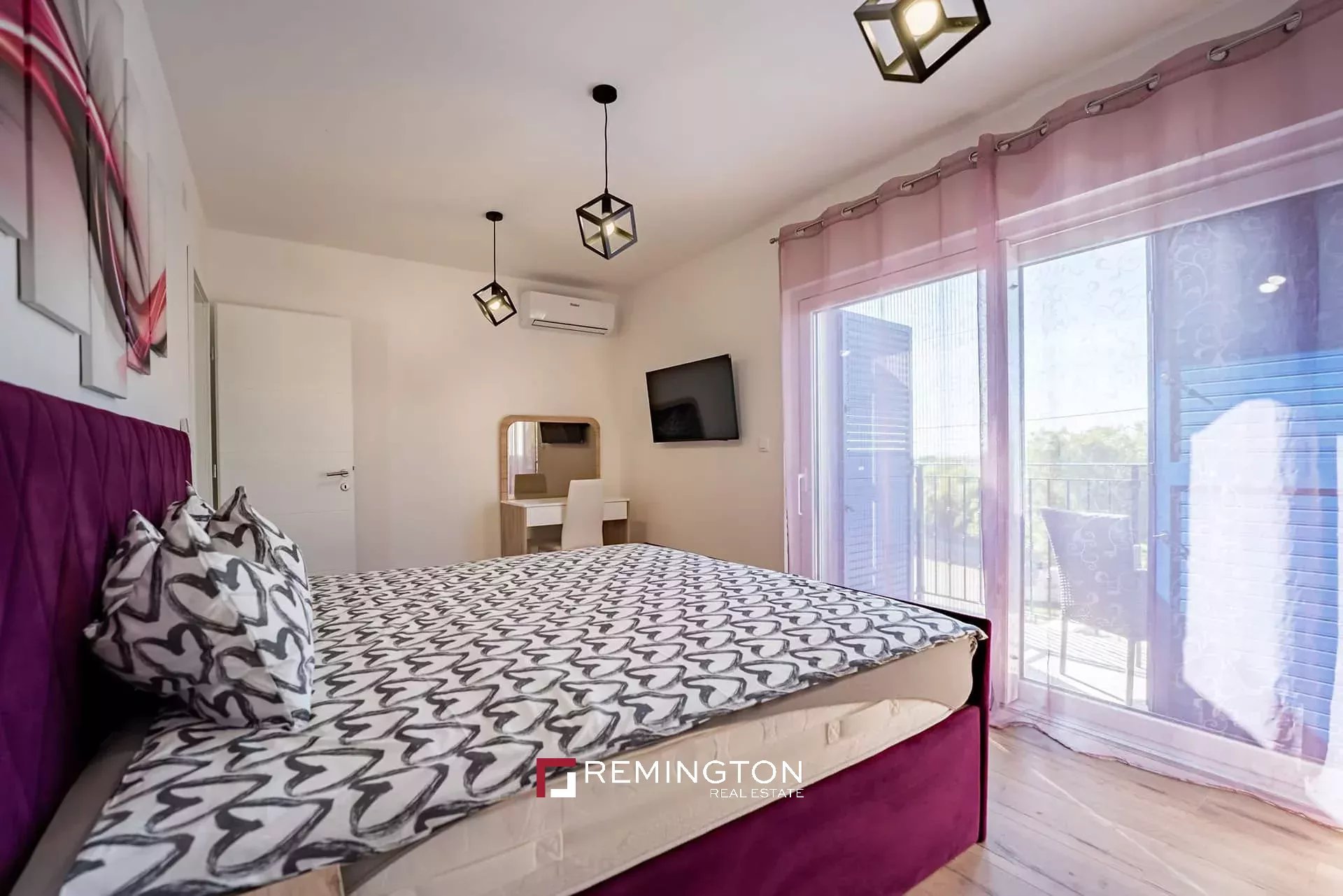 4 Bedroom Villa/Townhouse's Image 9
