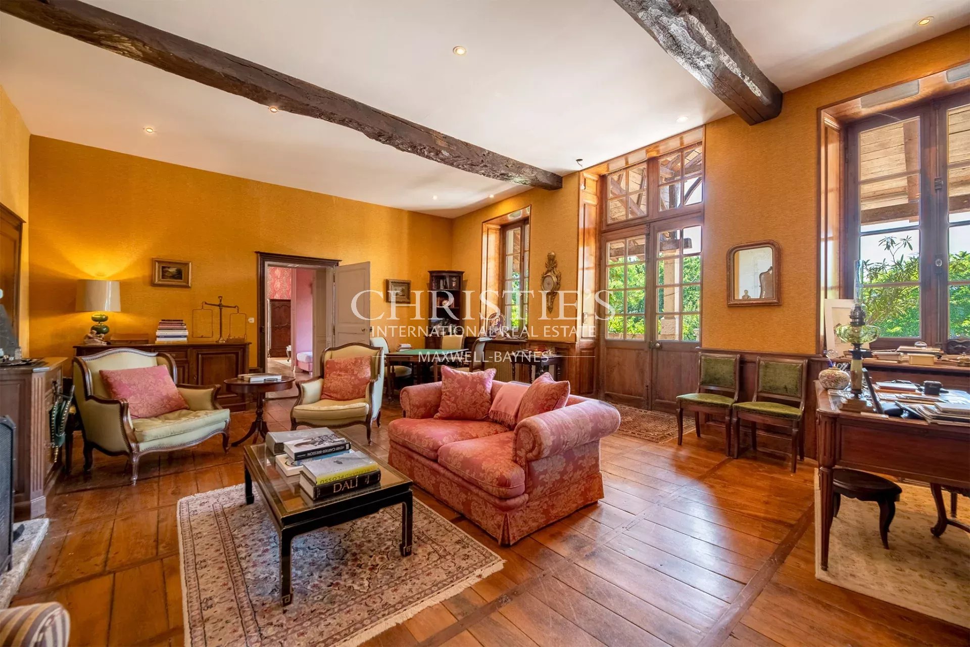 14 Bedroom Villa/Townhouse's Image 4