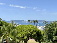 Apartment for sale on the Croisette, Cannes — photo 1 of 7