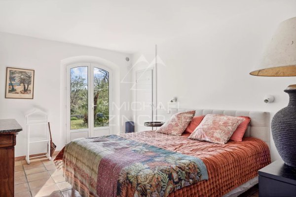 Elegant Architect-Designed Bastide with Expansive Landscaped Grounds — photo 7