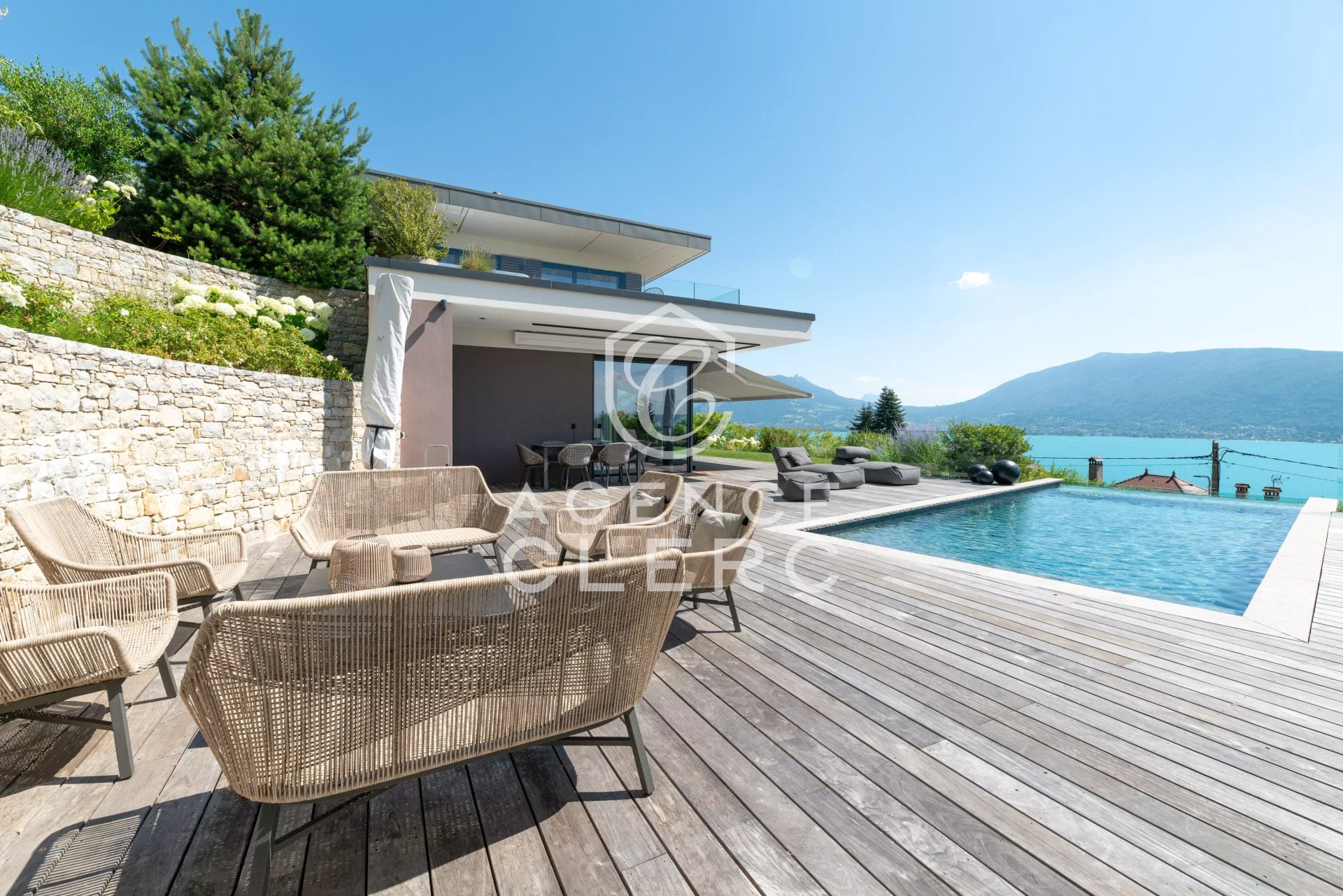 4 Bedroom Villa/Townhouse's Image 9