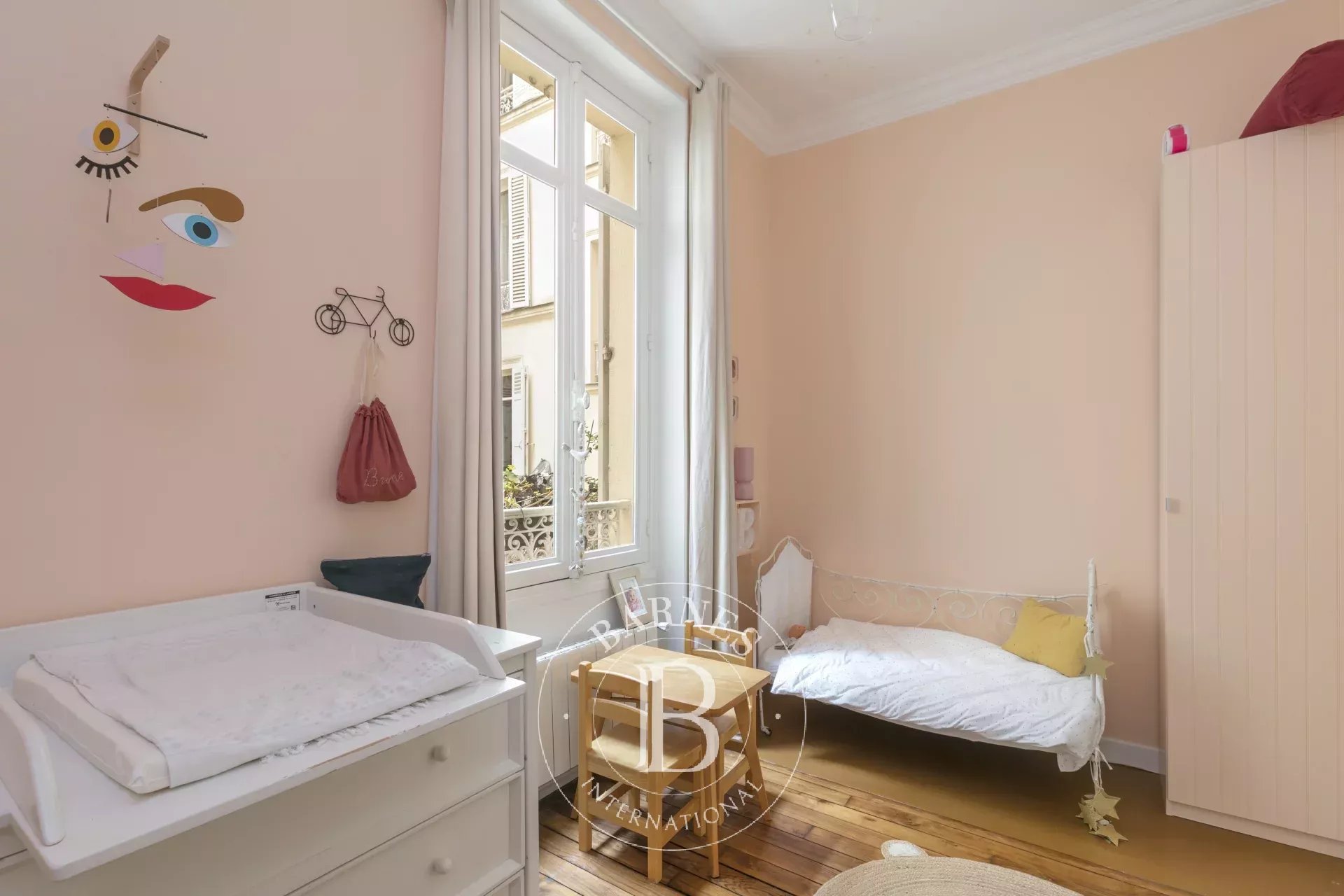 Exclusive - Neuilly-Town Hall- 3-bed apartment - Period charm - Possible office space. - picture 10