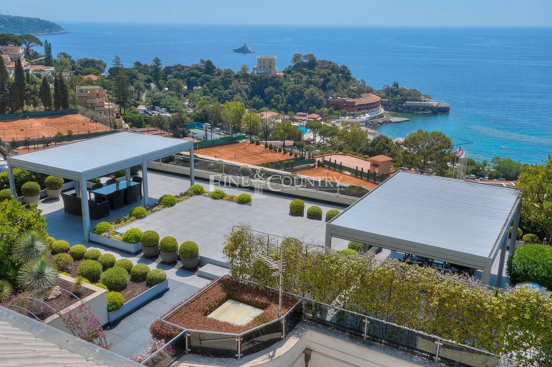 Photo of Penthouse-Villa for sale on the edge of Monaco, with sea Views