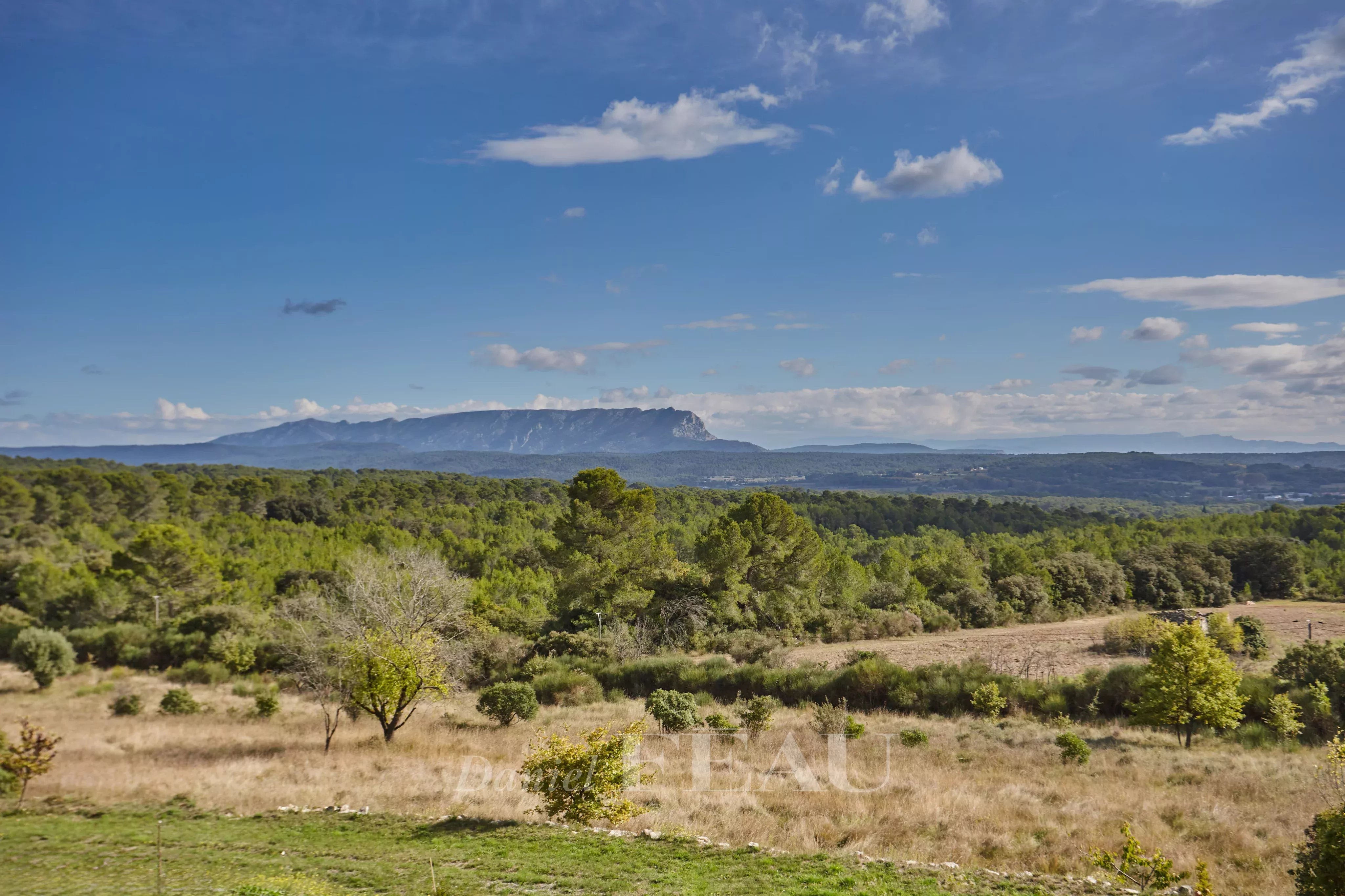 Aix en Provence - Propriété sur 4,5 hectares avec vue sur la Sainte Victoire