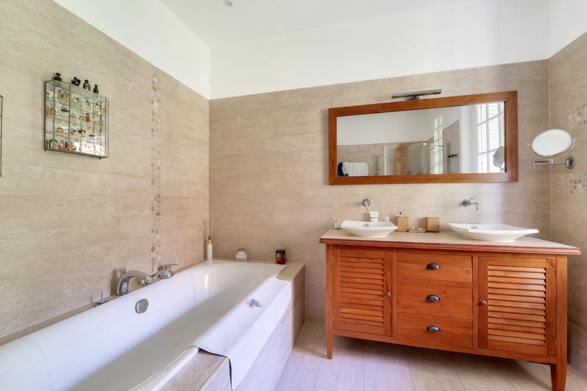 5 Bedroom Villa/Townhouse's Image 9