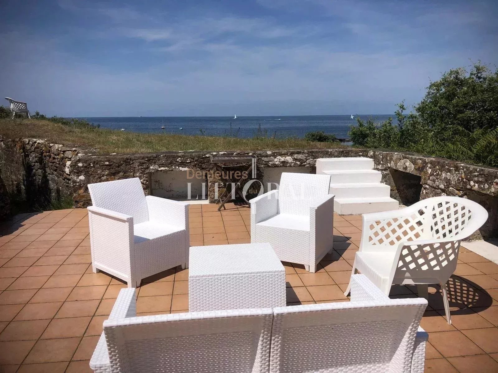 Propriété face à la mer dans un parc  naturel de 8000m2