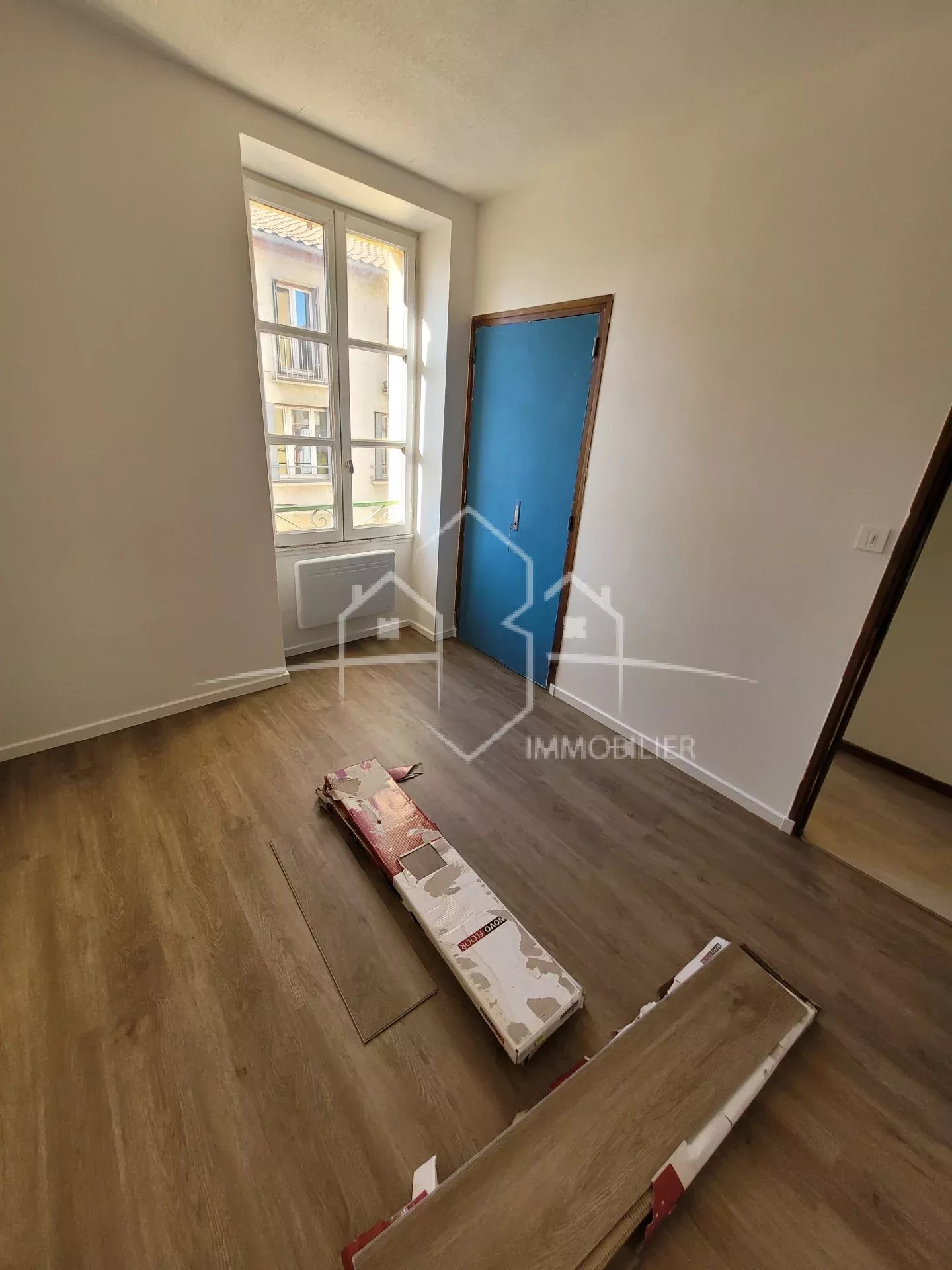 BEAUREPAIRE centre T2 2ème étage