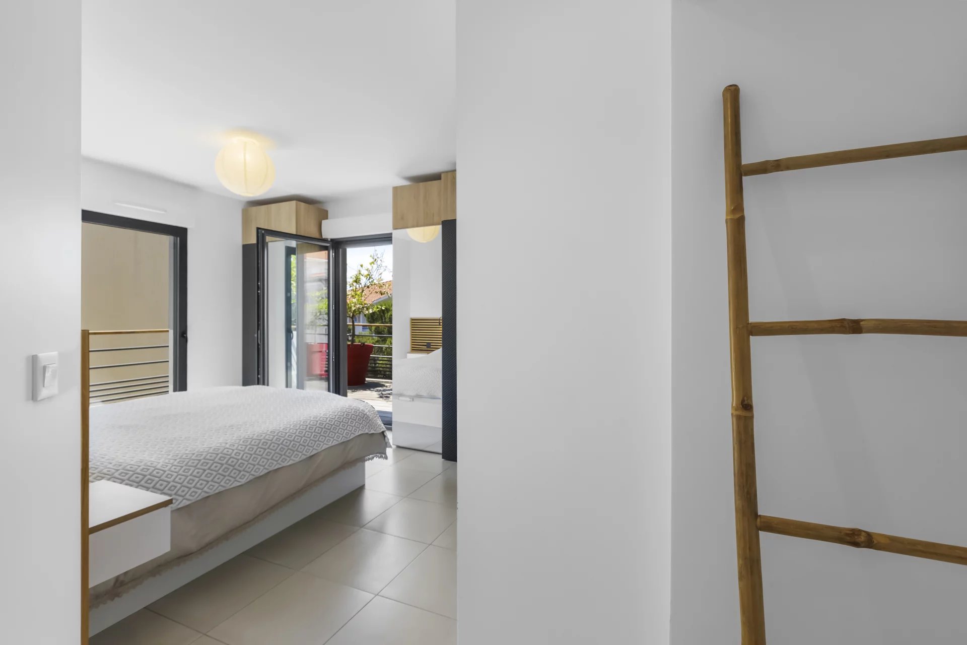 Bright penthouse with large terrace - Saint Aygulf