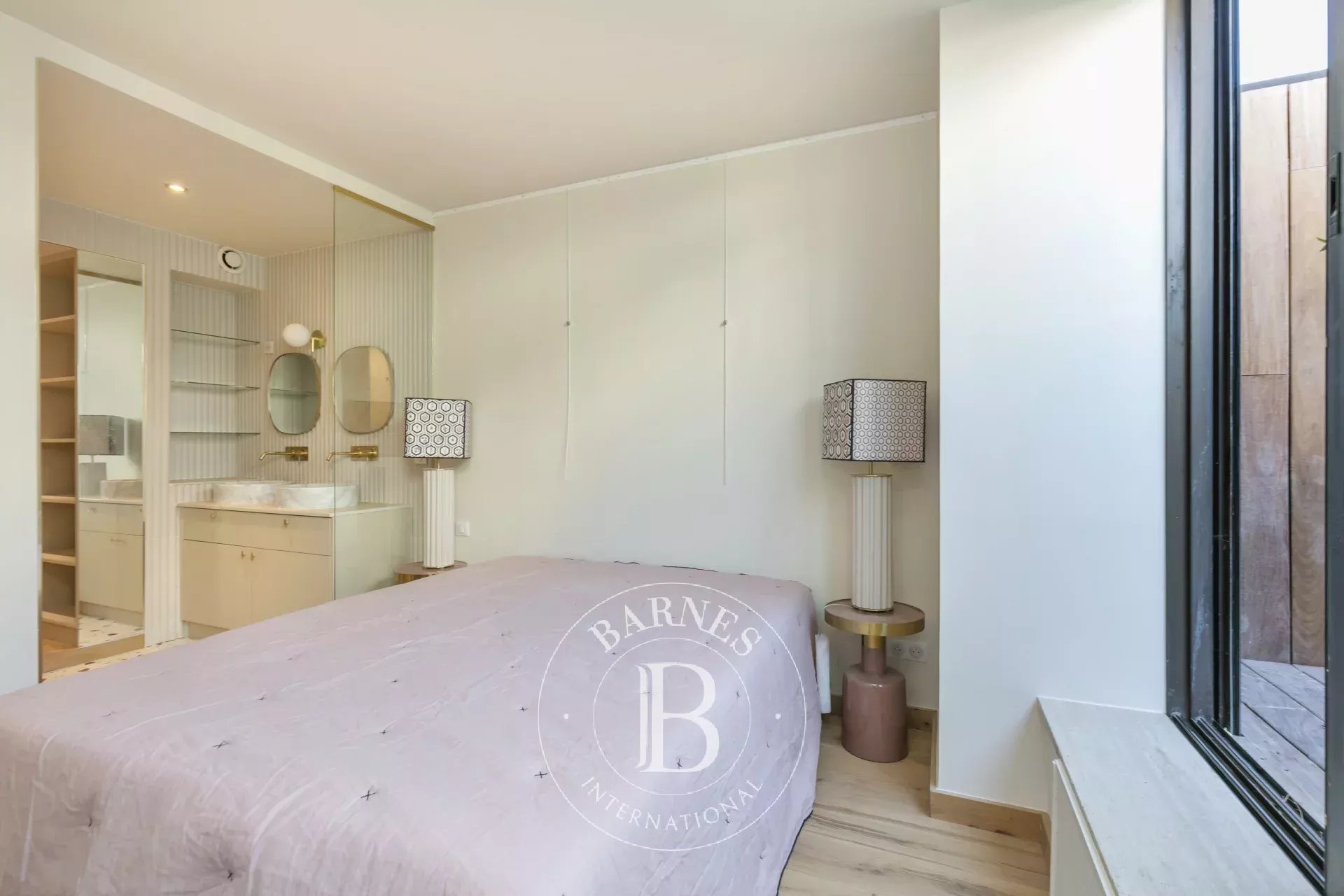 Daire Paris 8ème - picture 5