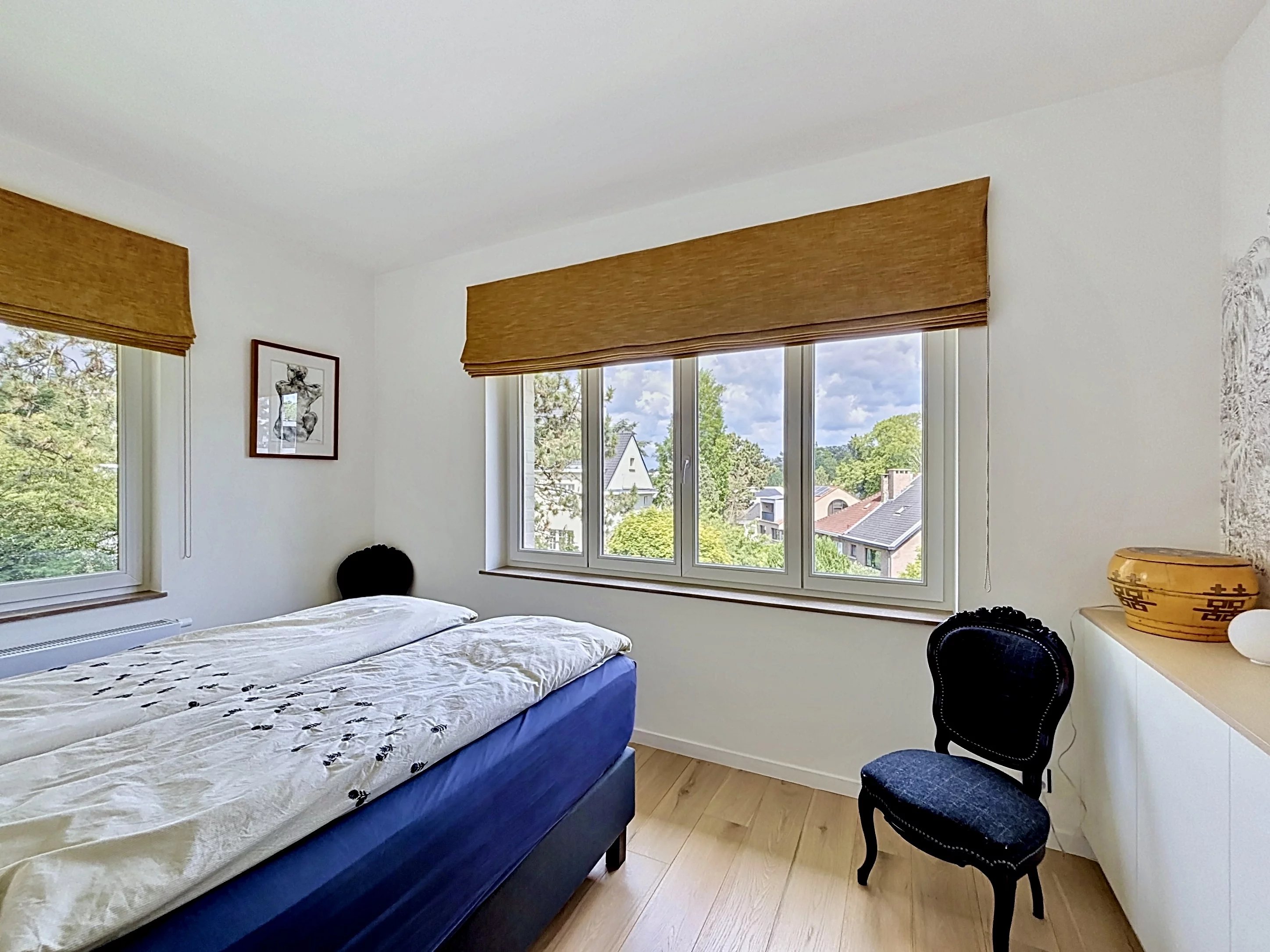 Observatory Neighborhood, a 3-facade house fully renovated on a 350m2 south-facing plot.