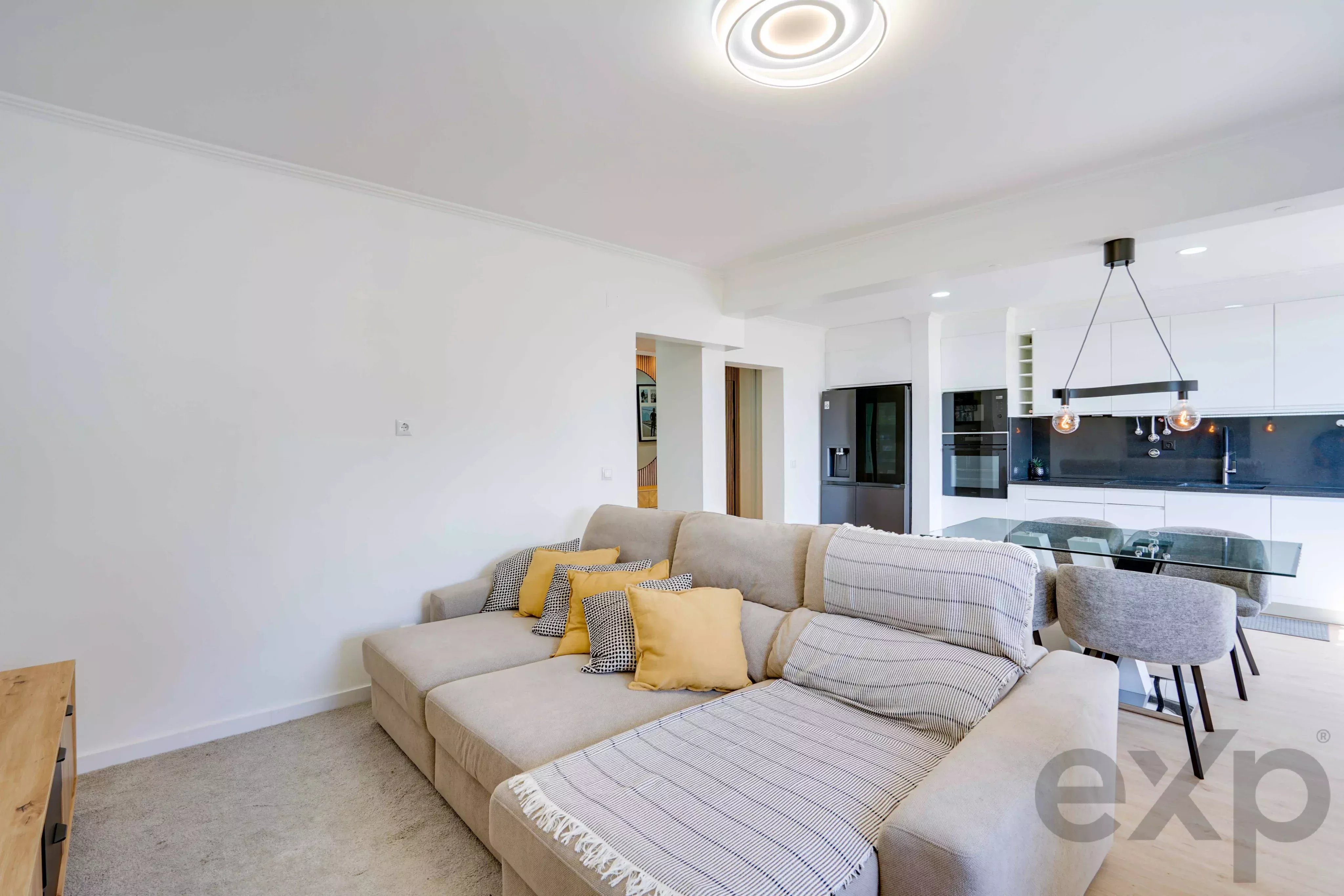 Remodeled T2, Povoa de Santa Iria 86927003 image 3