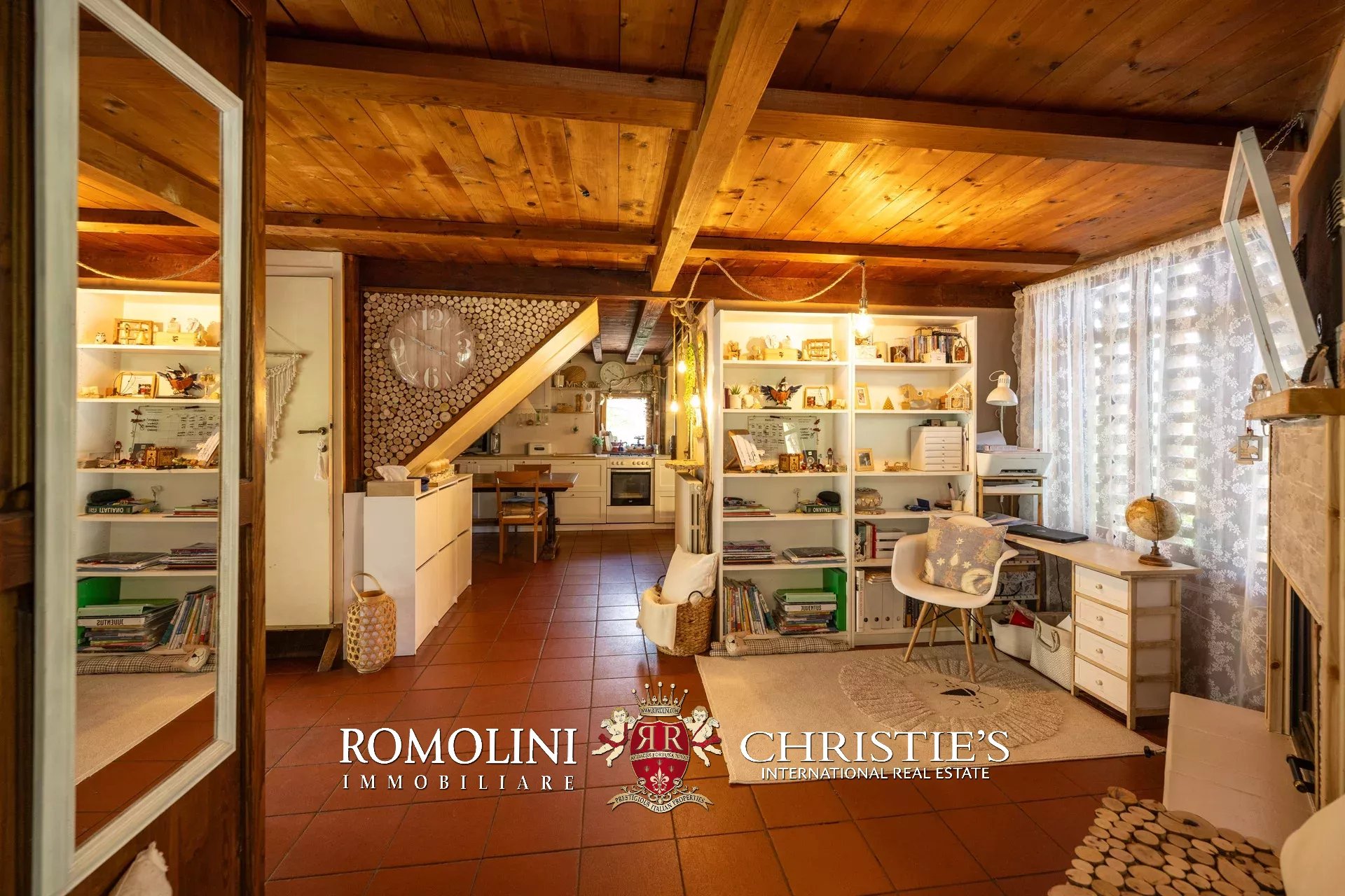 9 Bedroom Villa/Townhouse's Image 77