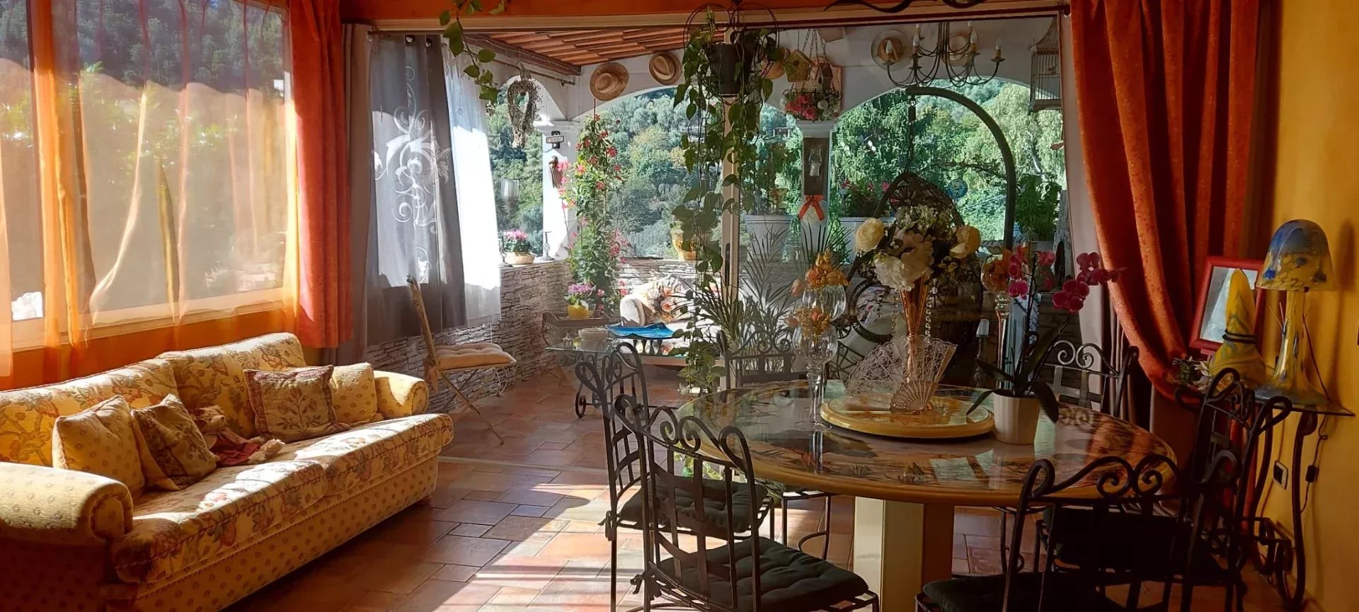 GRAND APPARTEMENT GORBIO HABITAT DE VILLAGE ATYPIQUE