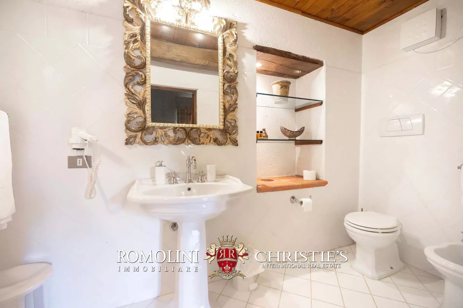 10 Bedroom Villa/Townhouse's Image 67