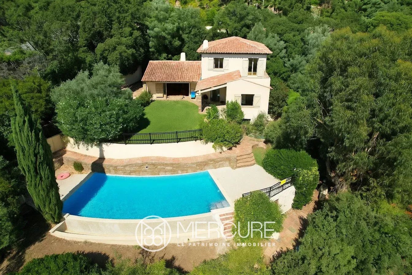 Sainte-Maxime – villa rénovée – emplacement et vue exceptionnels - 21443CA