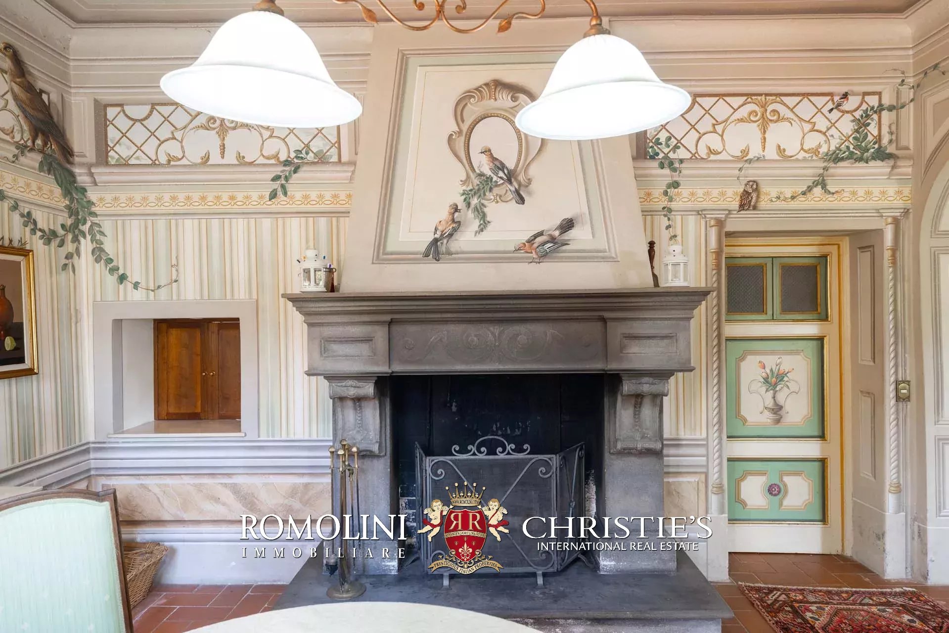 6 Bedroom Villa/Townhouse's Image 32