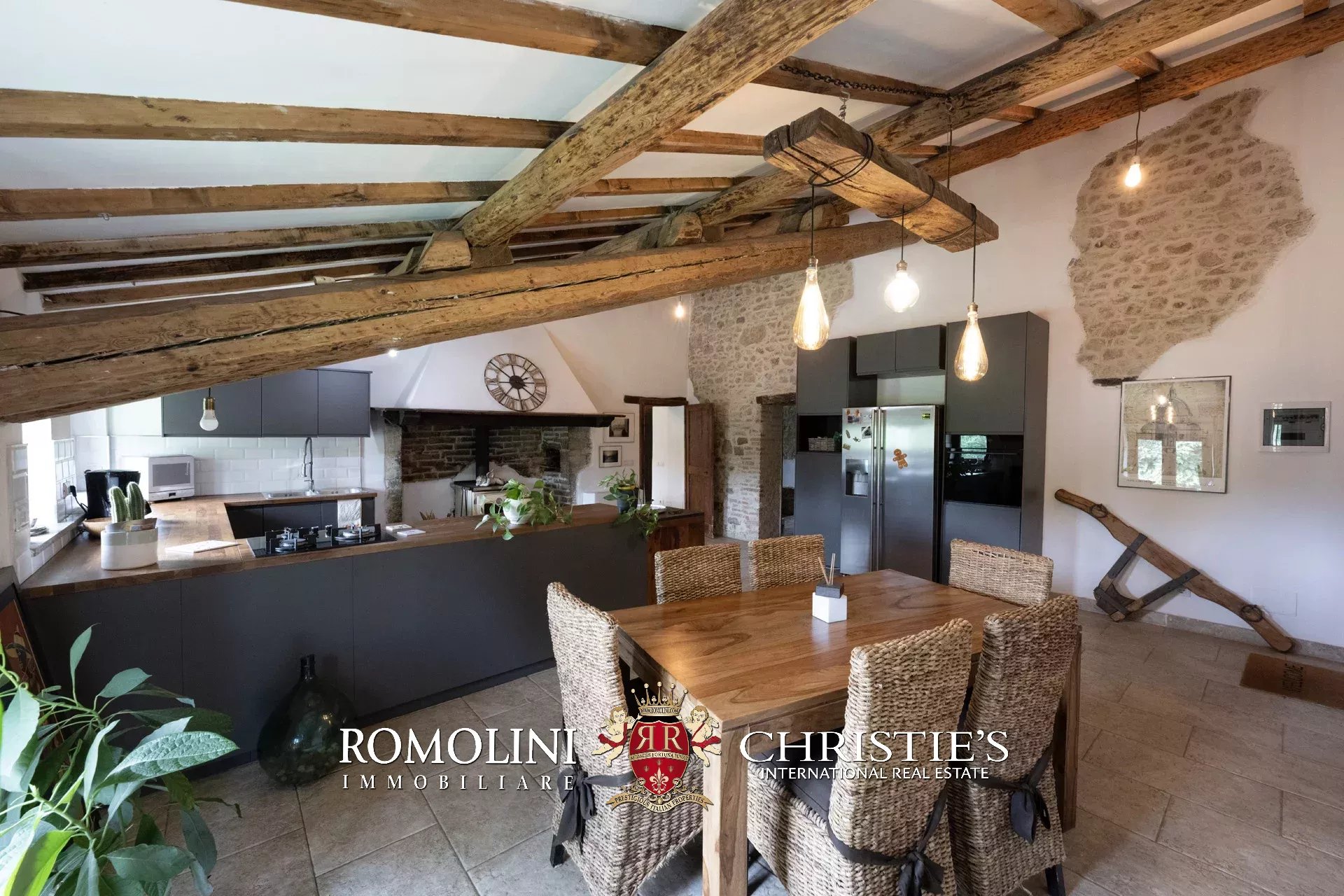 9 Bedroom Villa/Townhouse's Image 37