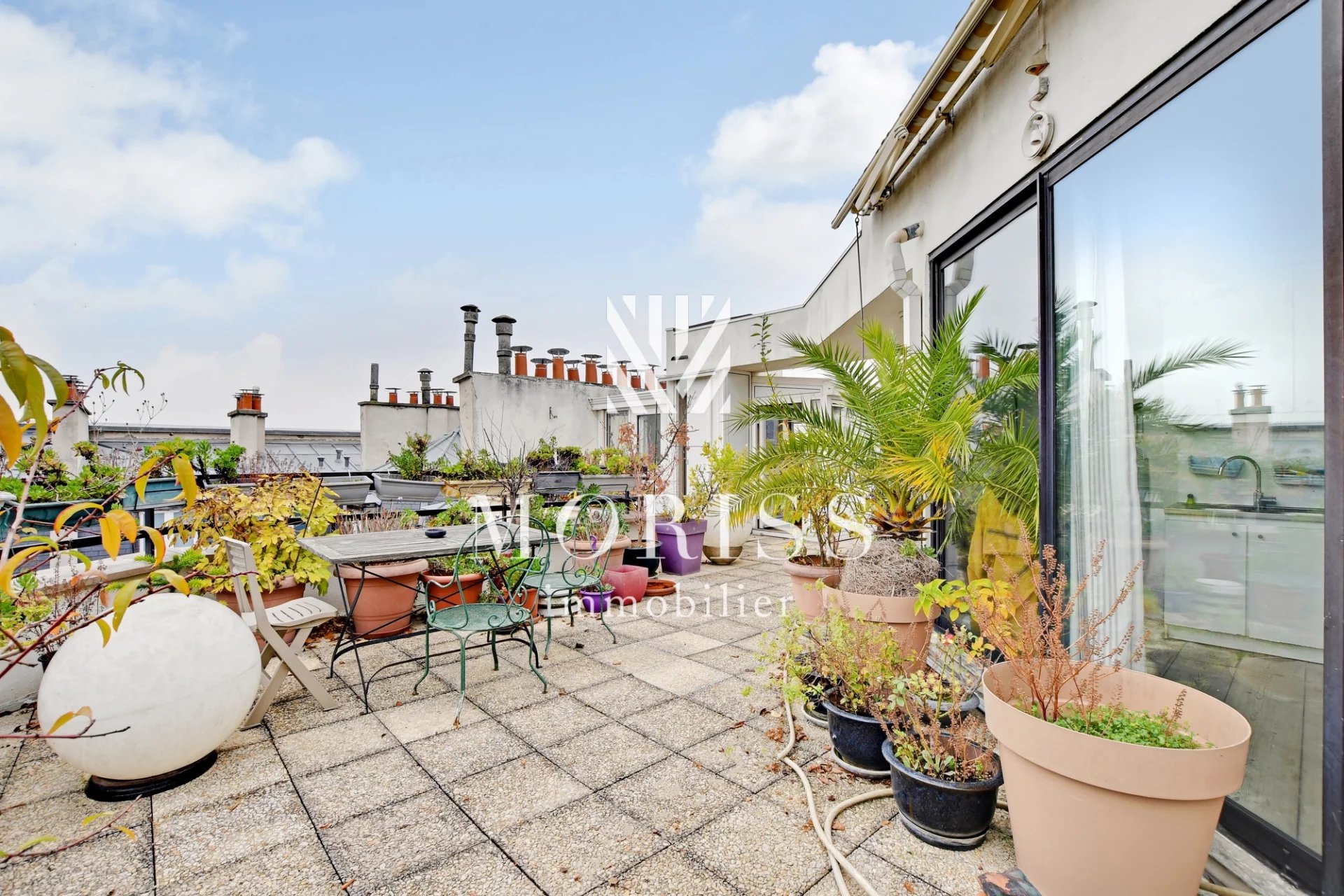 LOUISE MICHEL 4 PIÈCES AU DERNIER ÉTAGE AVEC TOIT TERRASSE PLEIN - Image Array