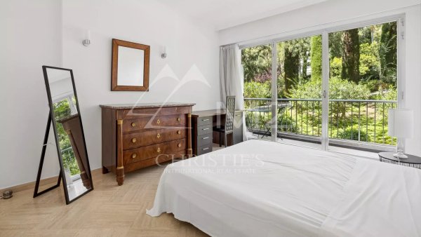Apartment with Great Potential in the Prized California District — photo 5