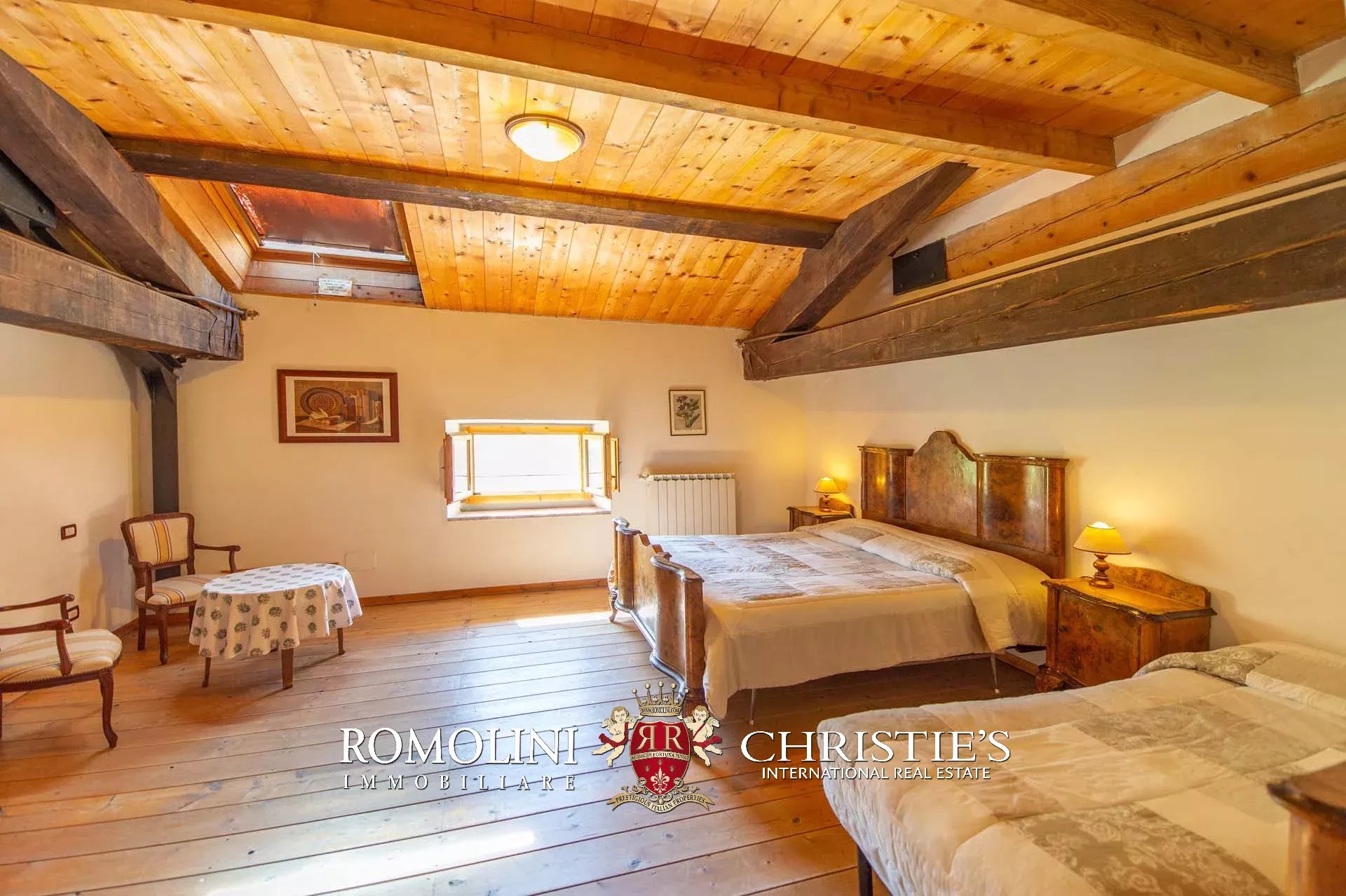 10 Bedroom Villa/Townhouse's Image 32