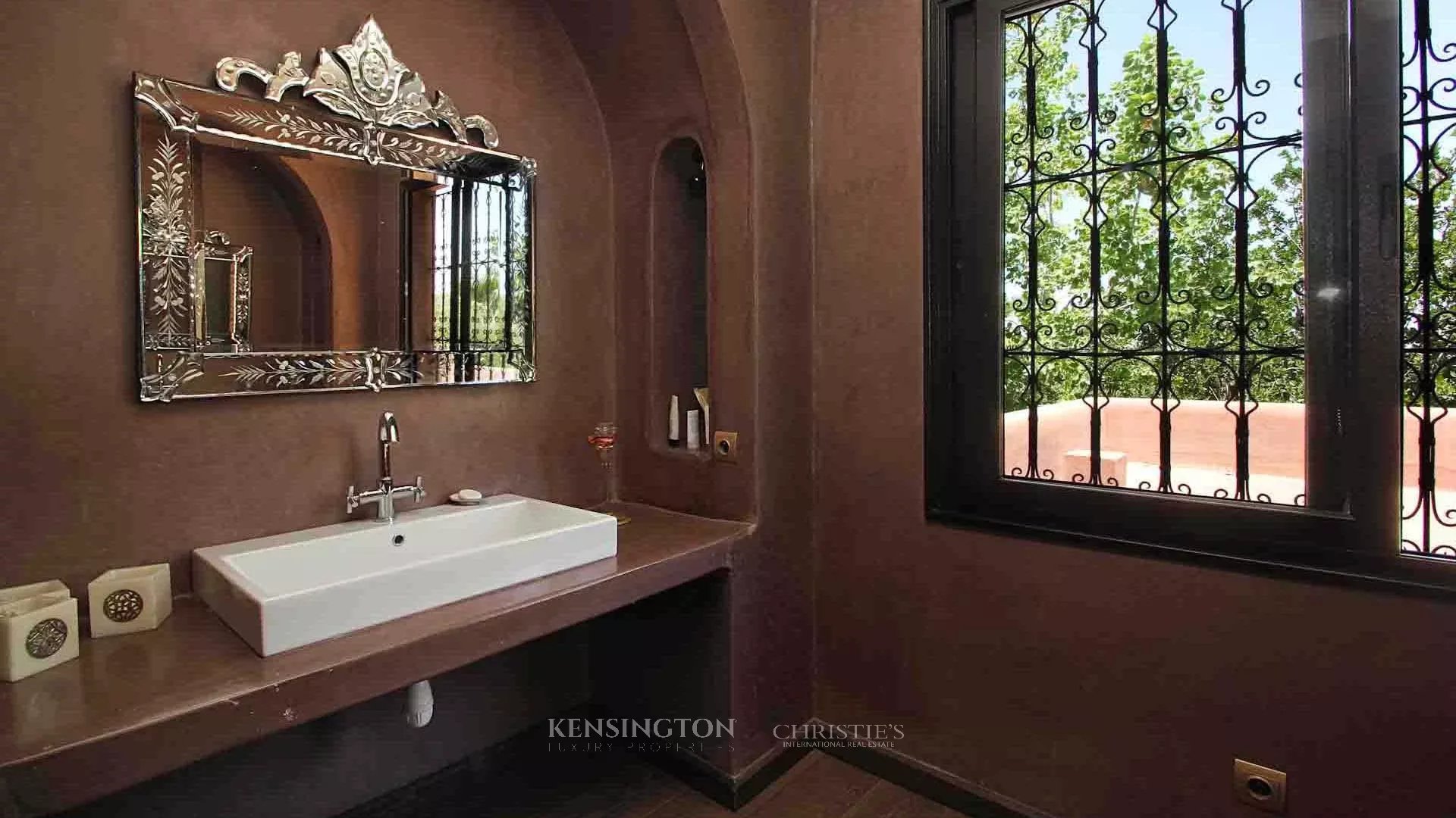 6 Bedroom Villa/Townhouse's Image 29